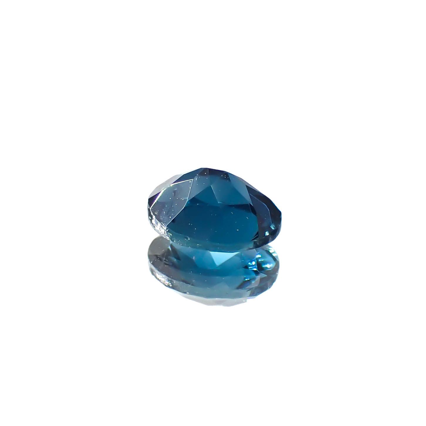 インディゴライト ブラジル産 0.37ct / 5.2x4.1mm前後 [250931100]