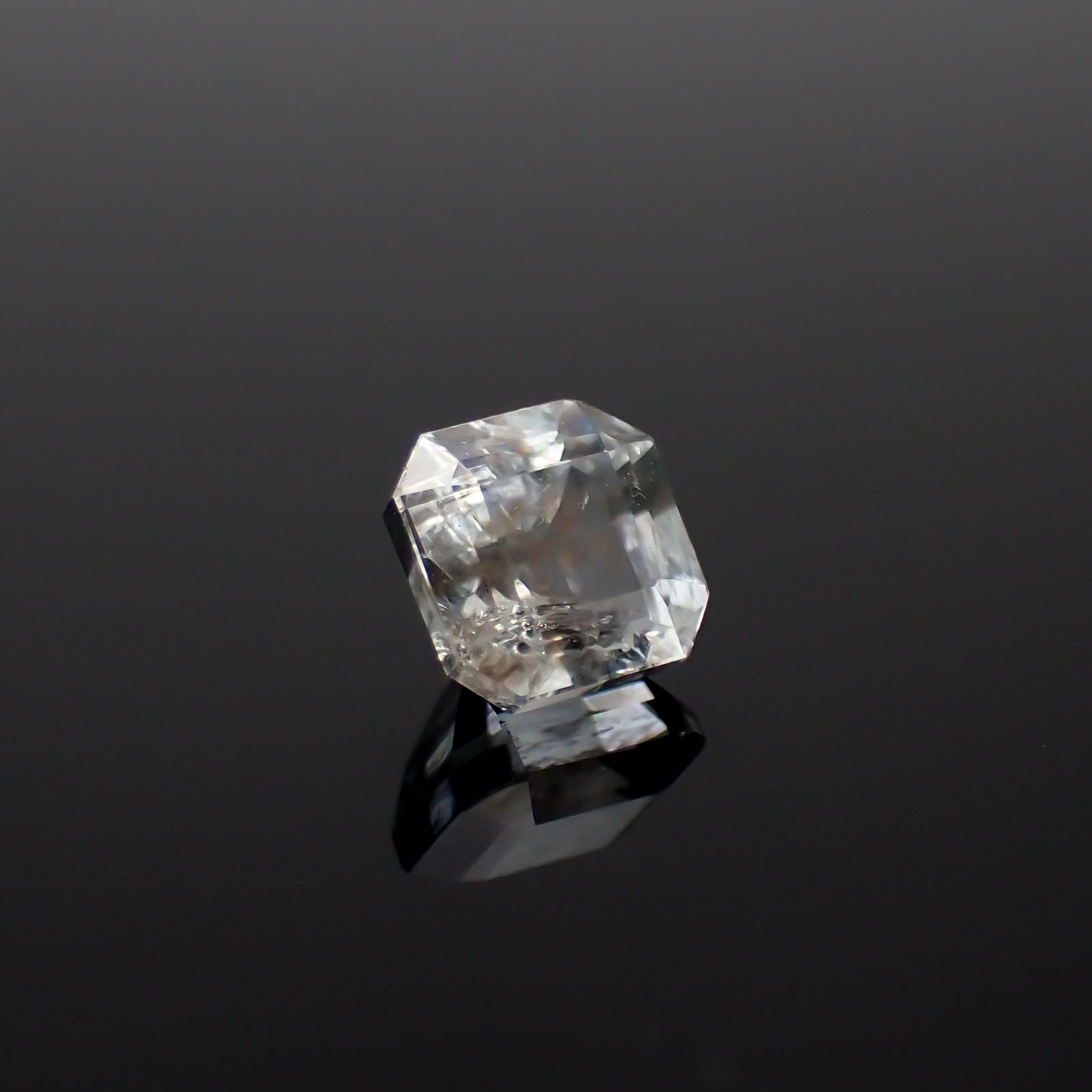 アベンチュリンアクアマリン ナイジェリア産 1.22ct[231224705]6.1x6mm前後