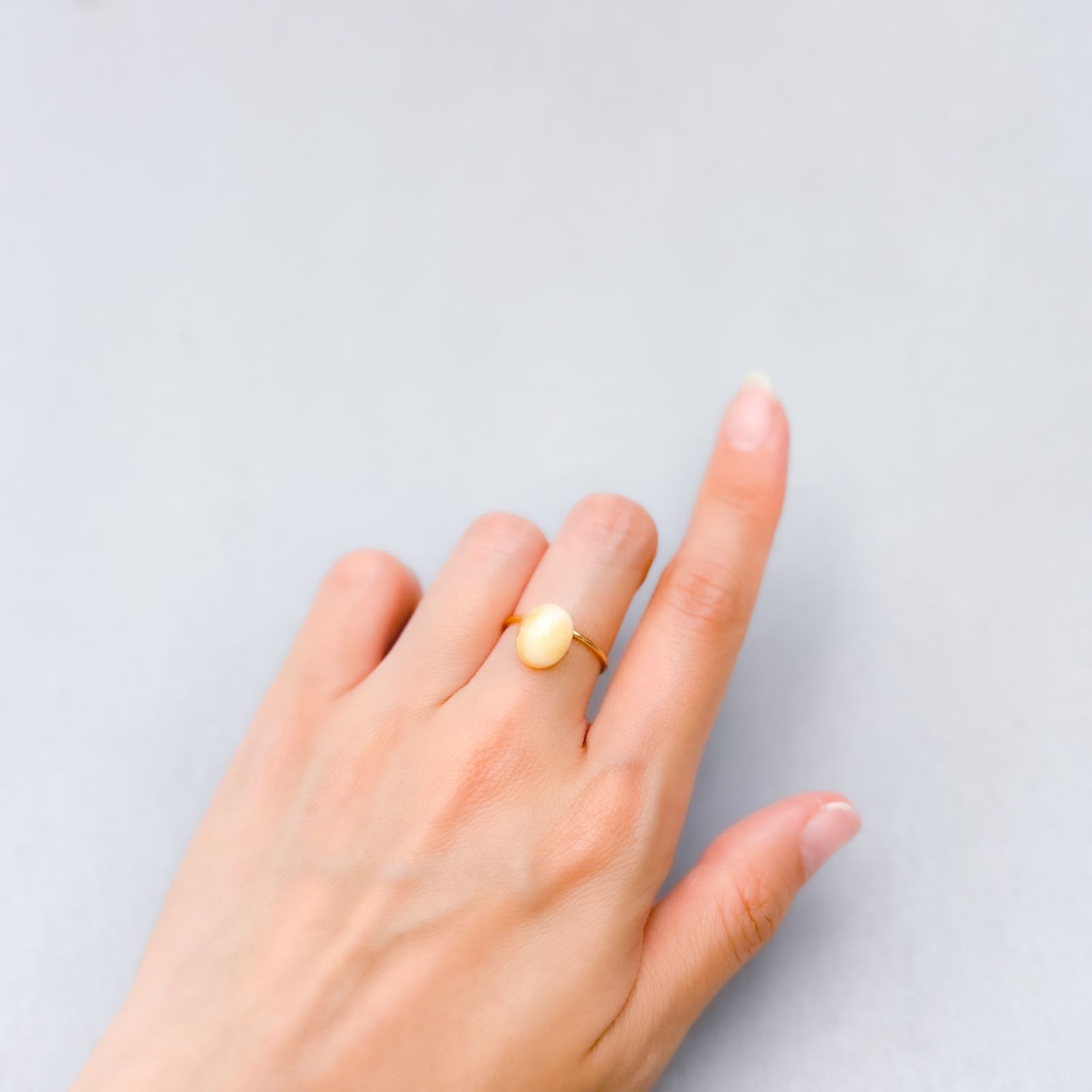 北海道石(北海道オパール) 北海道河東郡鹿追町然別産 3.38ct [250530387]10.7x8.4mm前後