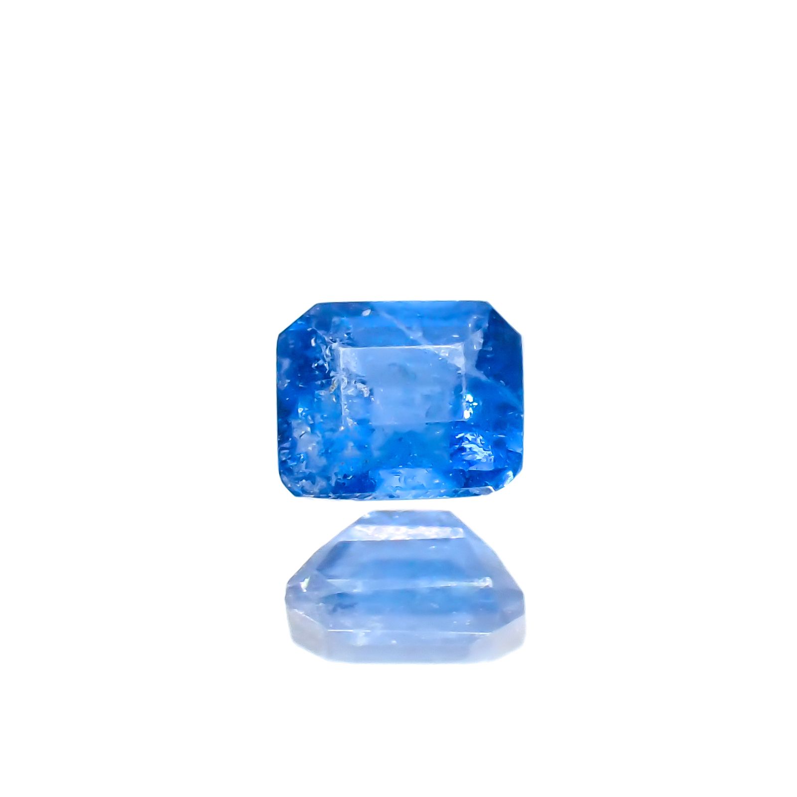 美しい青のレアストーン！アフガナイトの魅力とは？宝石や原石としての 