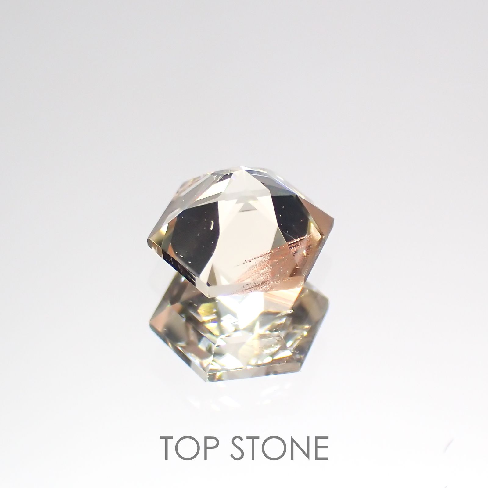 ◇ヘキサゴンカット◇オレゴンサンストーンSA(宝石名ラブラドライト) アメリカ・オレゴン州産 0.49ct 識別済[21019535]5.1×5.1mm前後