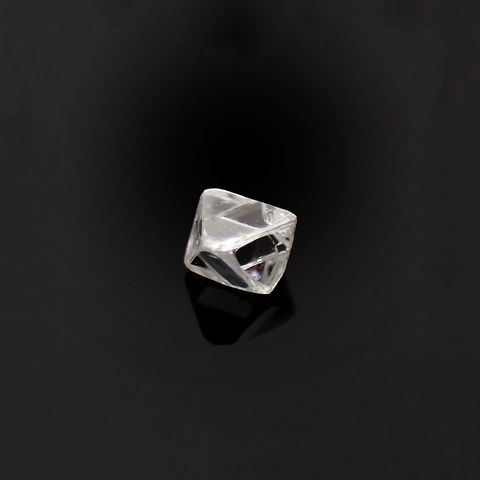 ソーヤブルダイヤモンド 原石(トライゴンあり・薄/Trigon) ロシア産 0.096ct [230923468]2.7x2.7mm前後