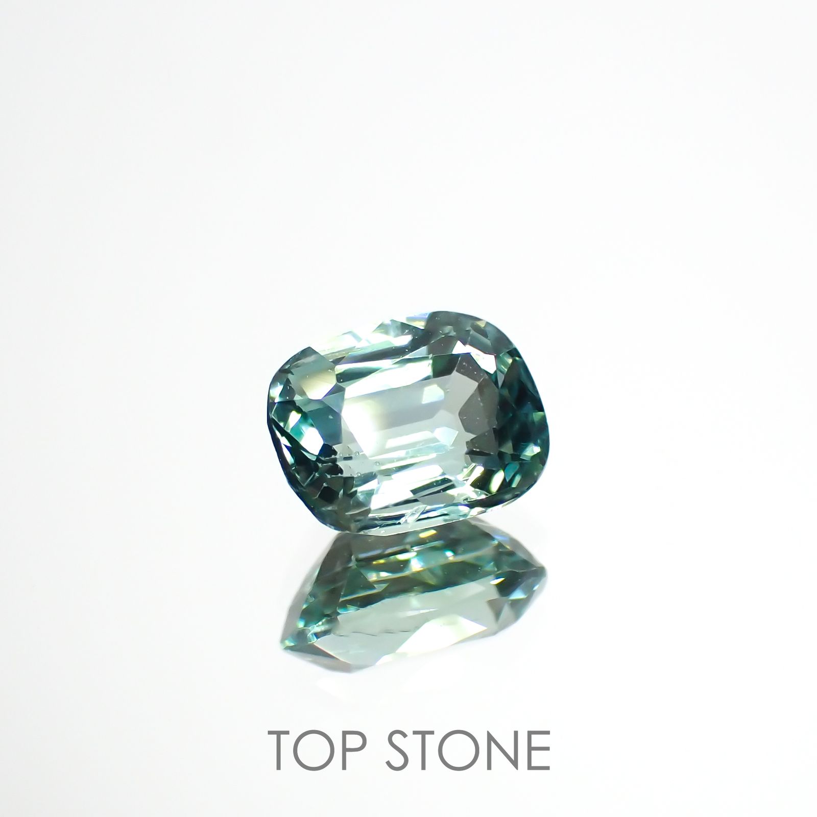 ブルーグリーントルマリン(宝石名トルマリン)アフガニスタン産 0.57ct 識別済[221018345]5.7x4.3mm前後