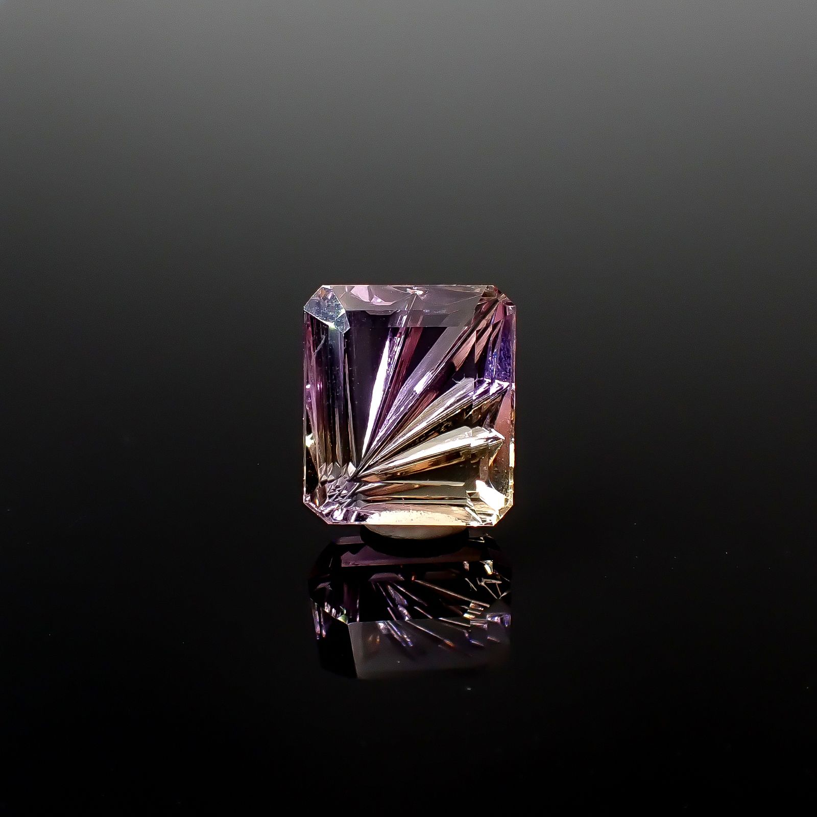 ◇甲州貴石切子Plus Three◇アメトリン カード付き ボリビア産 5.73ct [250630483]11.6x10.3mm前後