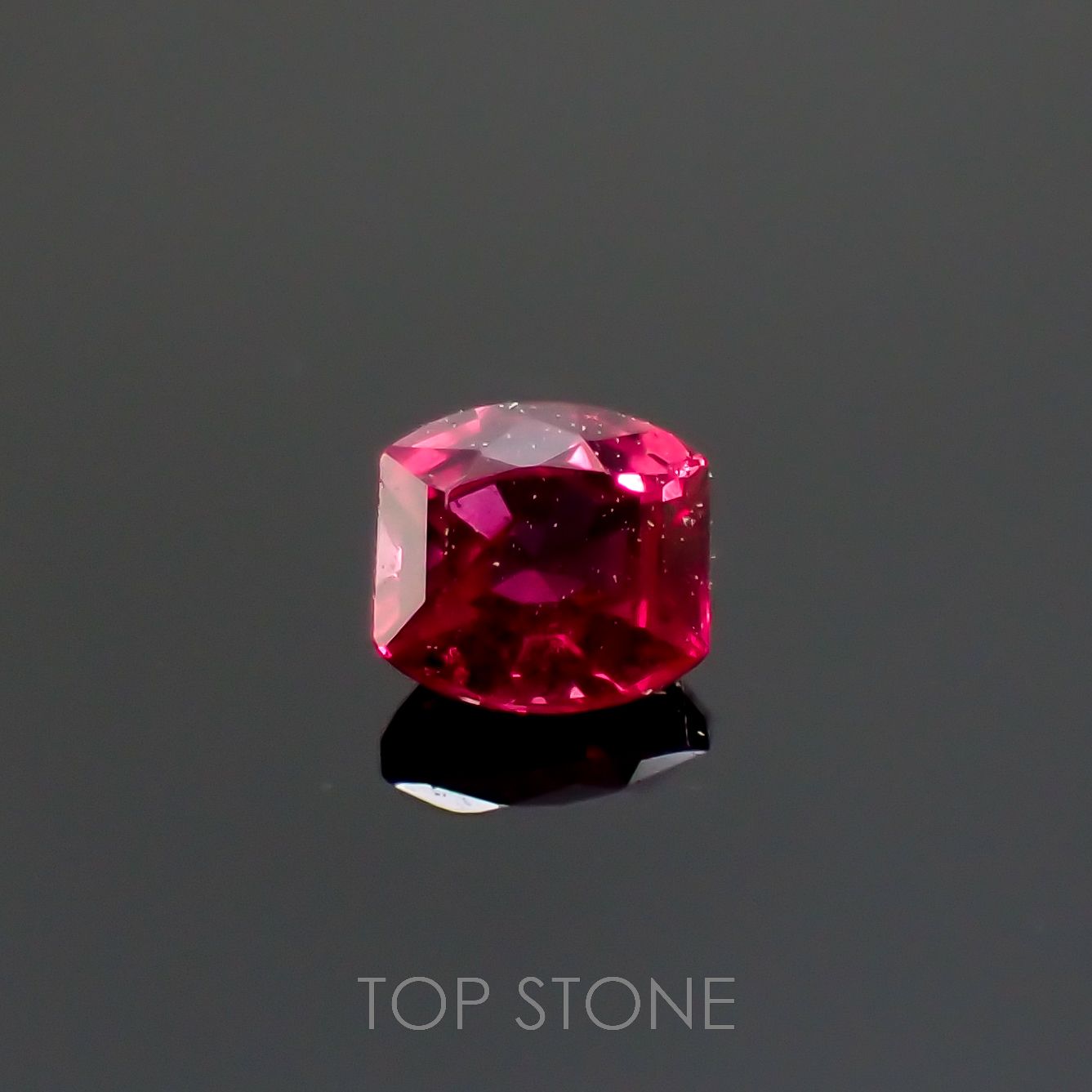 ルビー モザンビーク/ビルマ産 0.15ct[220616210]2.8x2.7mm前後