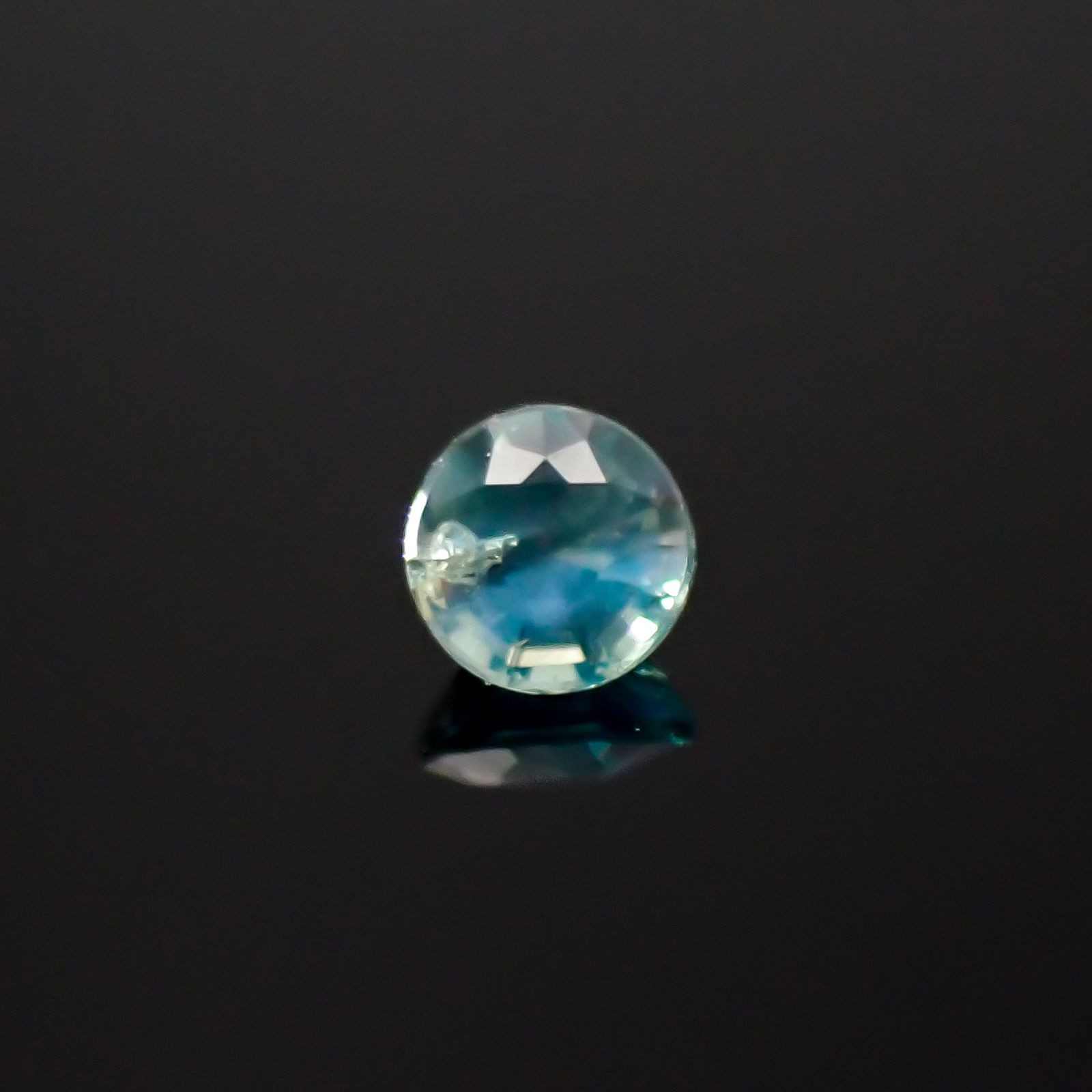 アレキサンドライトキャッツアイ ブラジル産/EmeraldMains社製 0.046ct[240627959]1.9x1.9mm前後