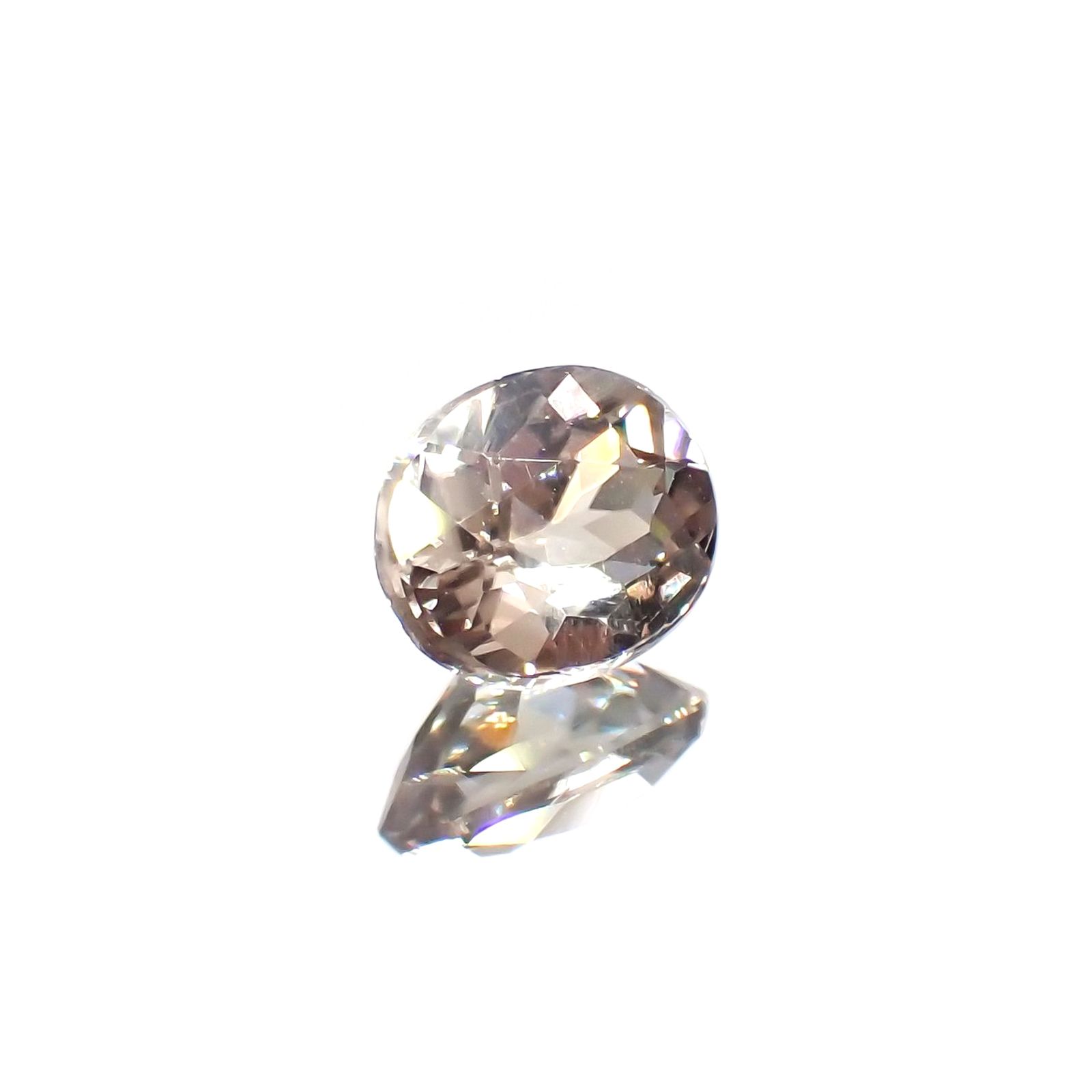 ダイアスポア(宝石名ダイアスポア)トルコ産 識別済 0.92ct / 6.7x5.5mm前後 [251116028]