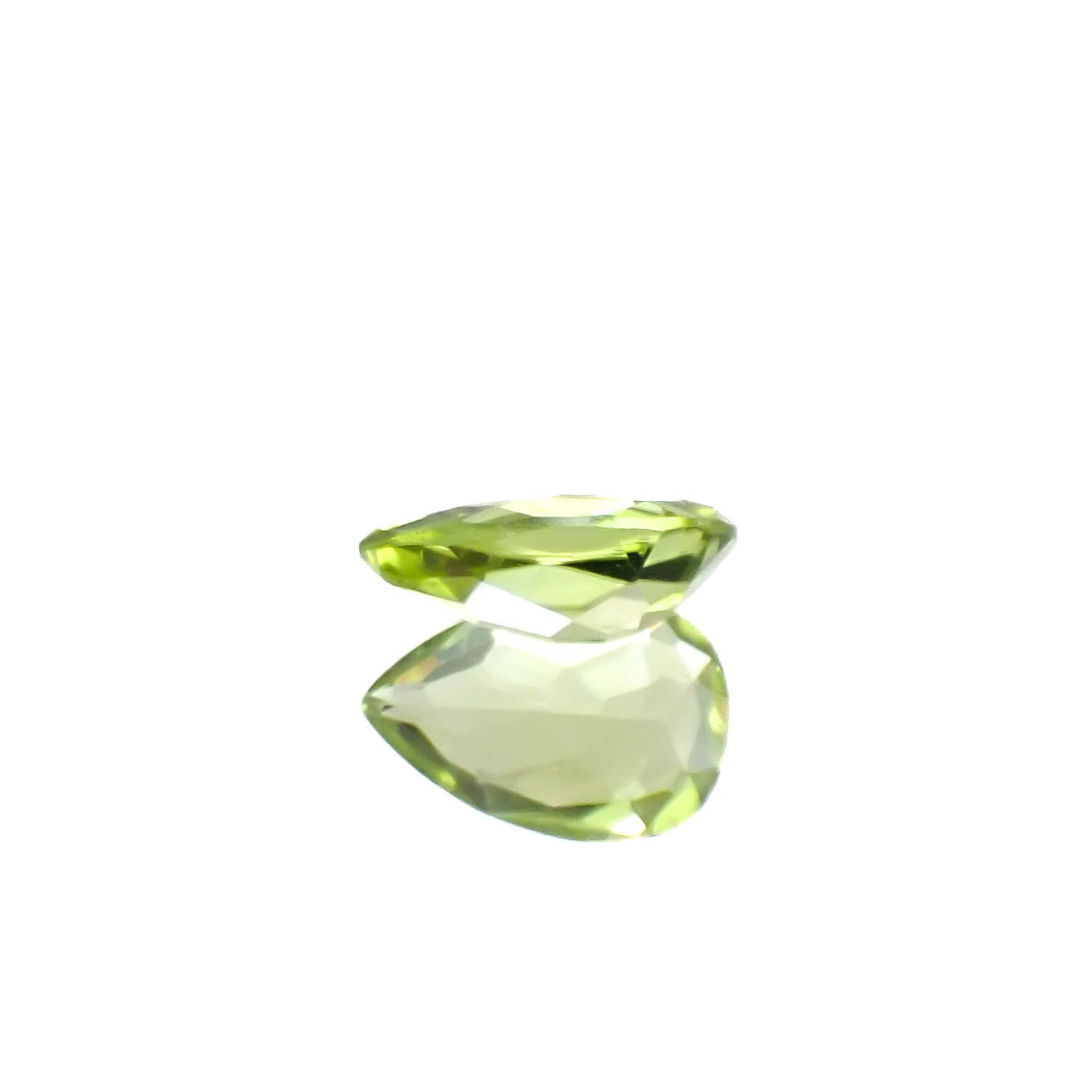 ペリドット 中国産 1.22ct [250330115]8.8x6mm前後