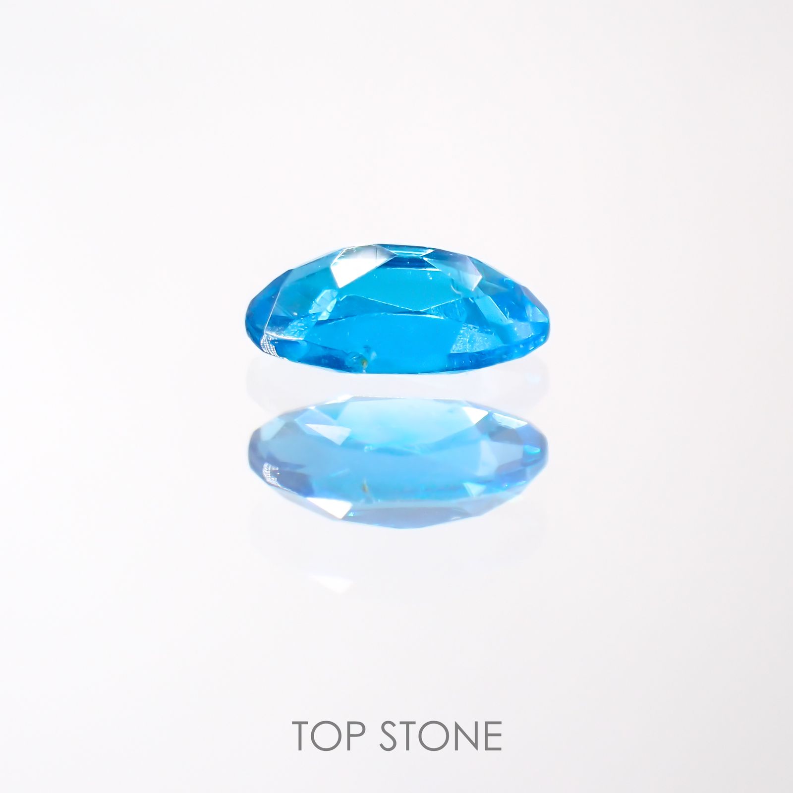 ネオンブルーアパタイト(宝石名アパタイト) ブラジル産 0.19ct 識別済[210712575]5×2.7mm前後