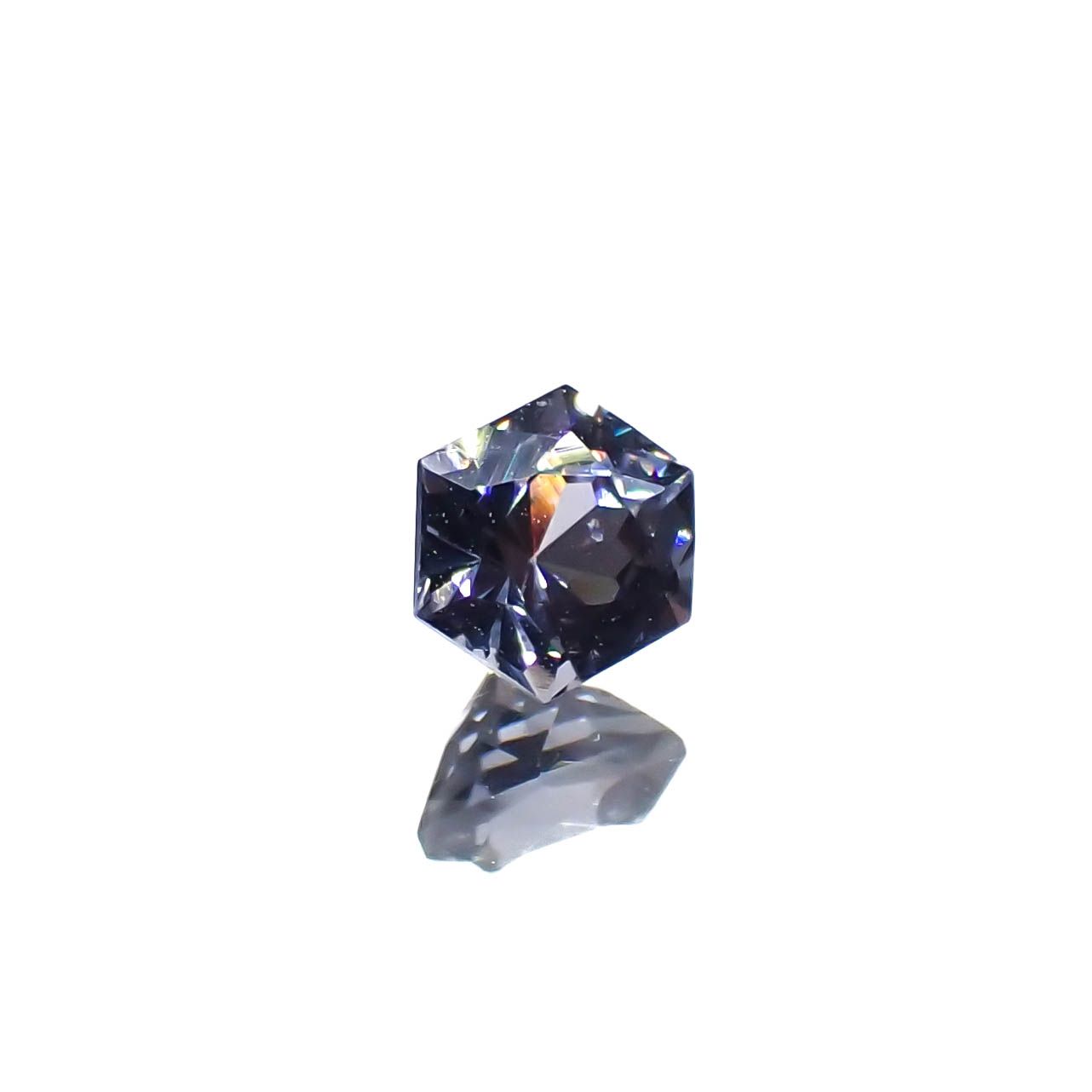 ◇ヘキサゴンカット◇バイオレットスピネル(宝石名スピネル)ビルマ/マダガスカル産 0.30ct 識別済[230220670]3.7x3.5mm前後