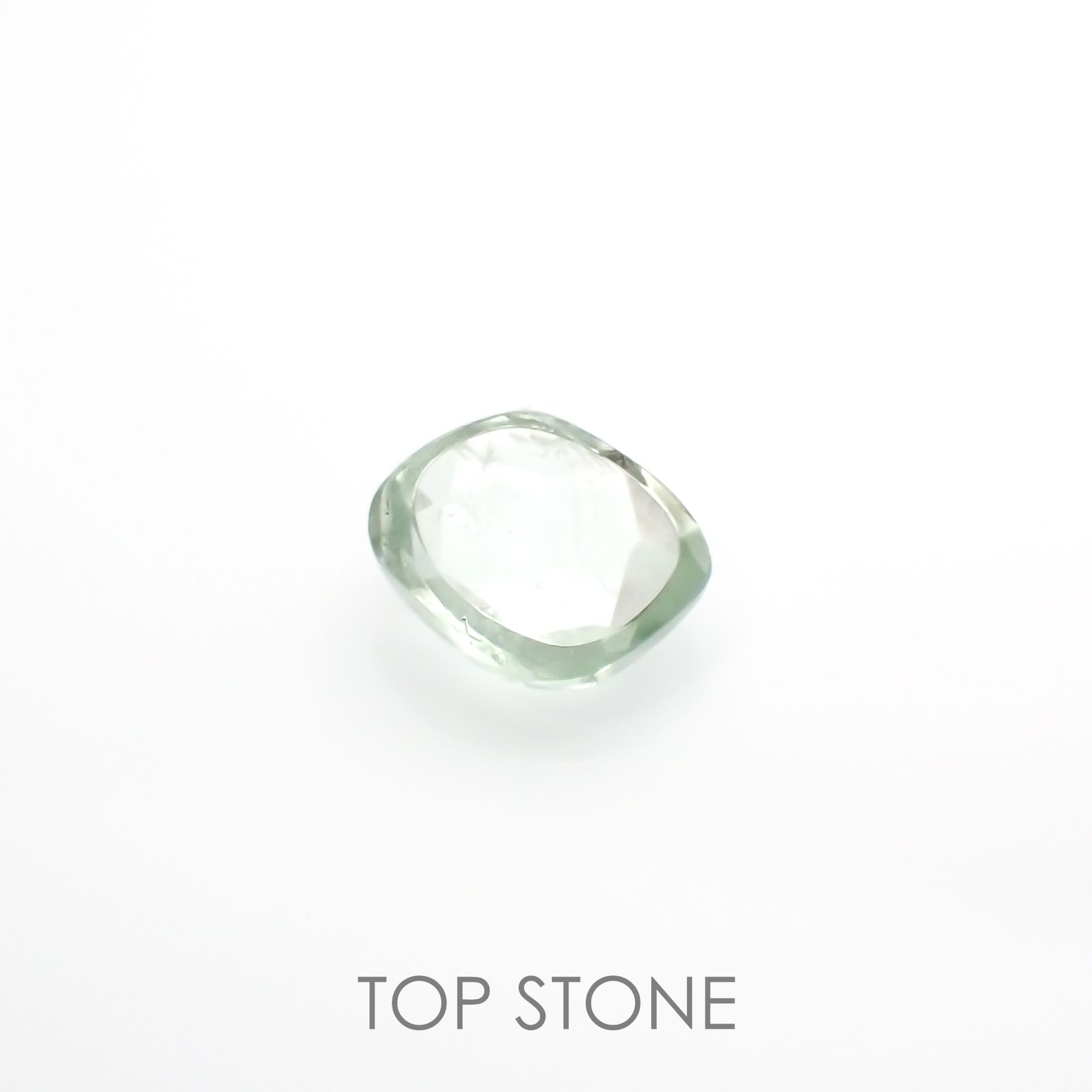 ◇ローズカット◇バナジウムコーネルピン(宝石名コーネルピン)タンザニア・タンガ州産 0.66ct 識別済[220115550]5.6x4.6mm前後