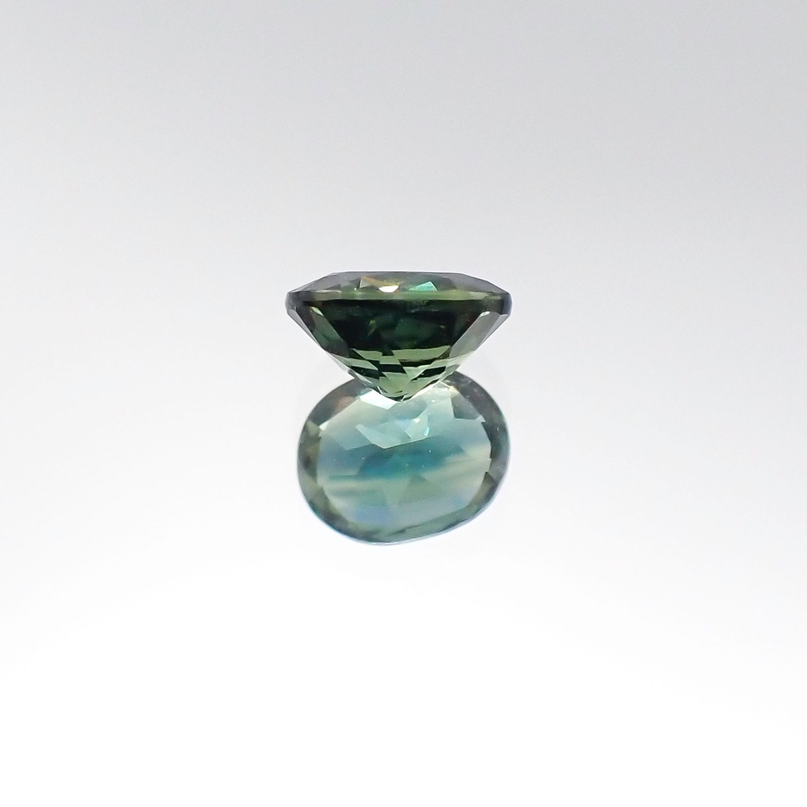 サファイア(宝石名サファイア)ケニア産 0.48ct 識別済[220717081]5x4mm前後