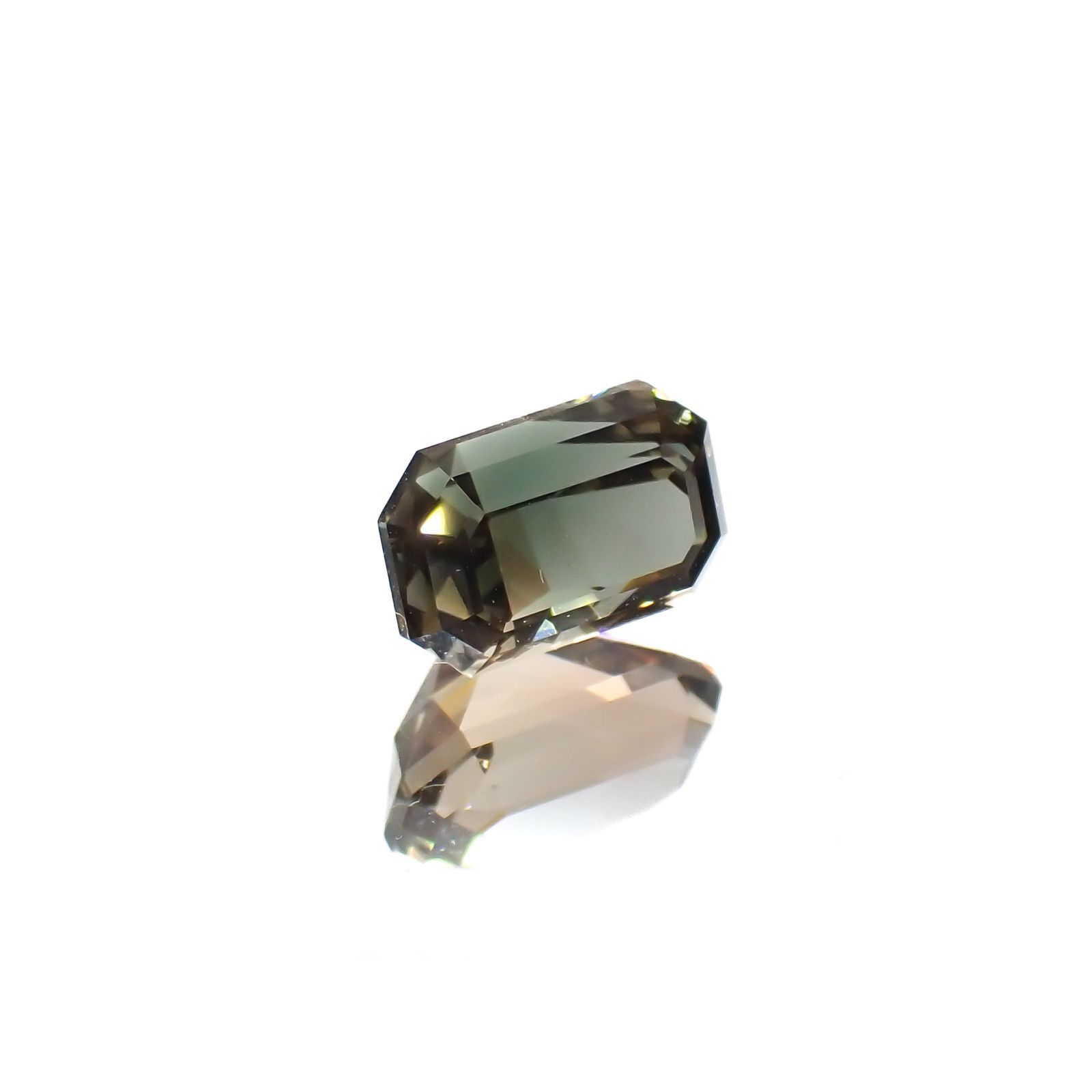 バイカラーオレゴンサンストーン(宝石名ラブラドライト)アメリカ・オレゴン州産 識別済 1.45ct / 7.8x5.1mm前後 [220616268]