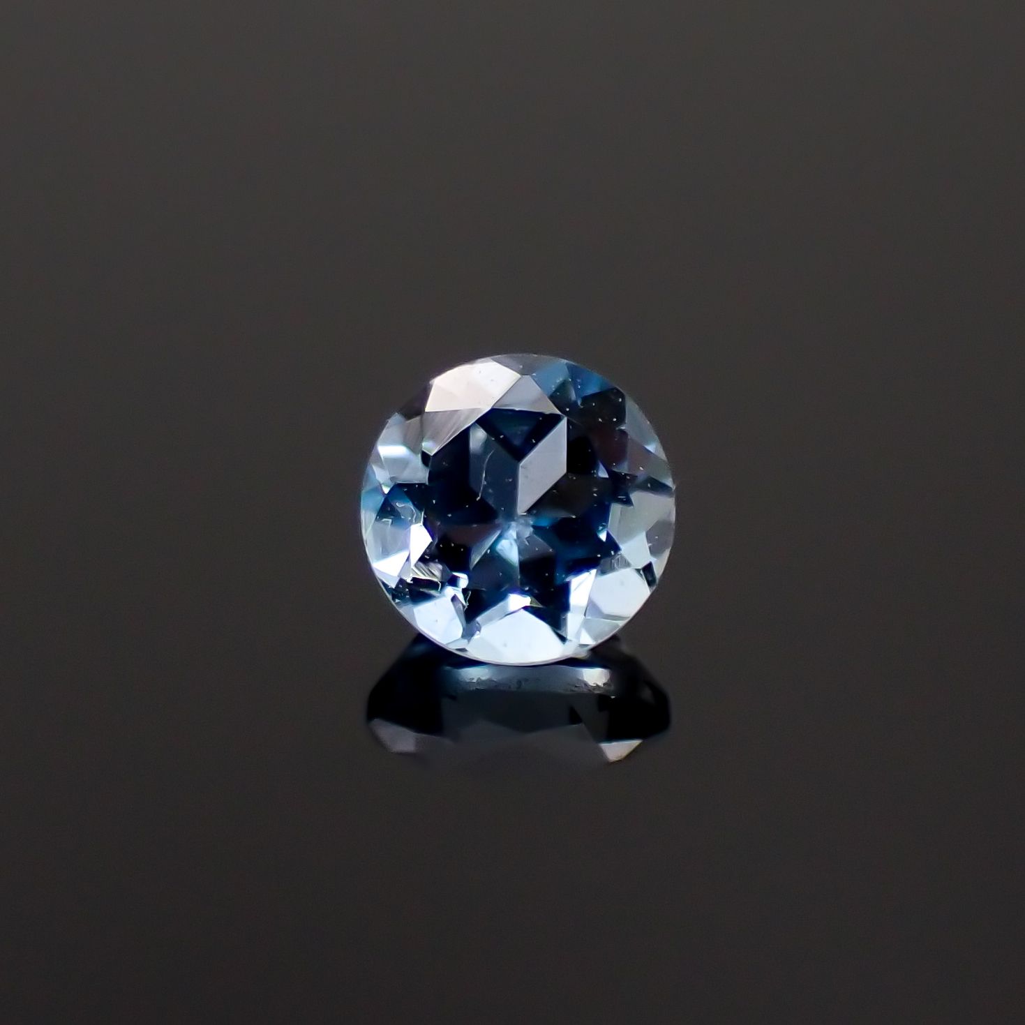 サンタマリアアクアマリン ブラジル産 0.34ct[230320973]4.4x4.4mm前後