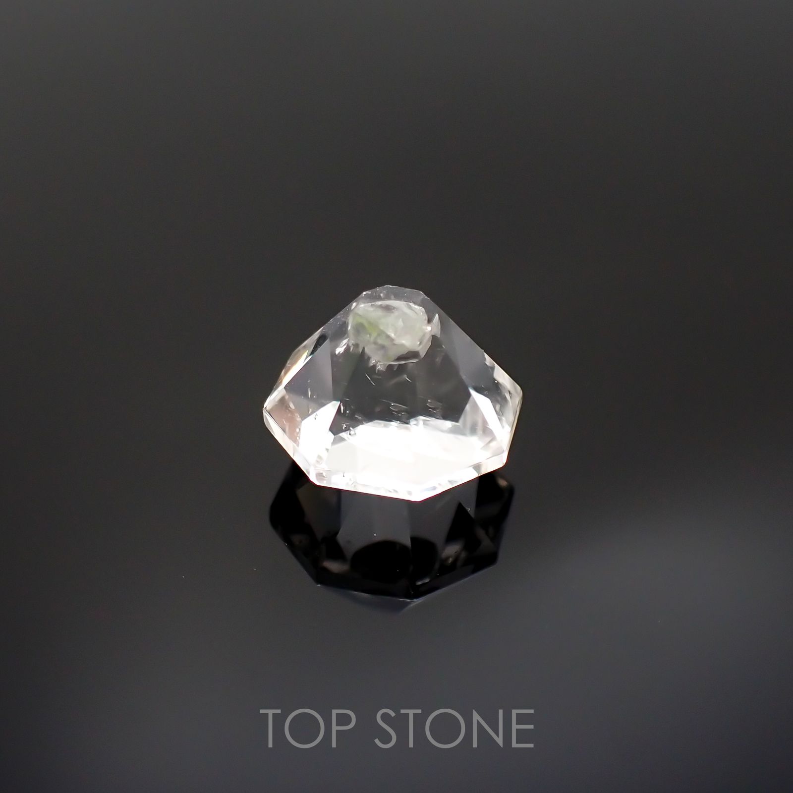 ◇オクタゴンカット◇フローライトインクォーツ マダガスカル産 5.88ct[220515710]11x10.9mm前後