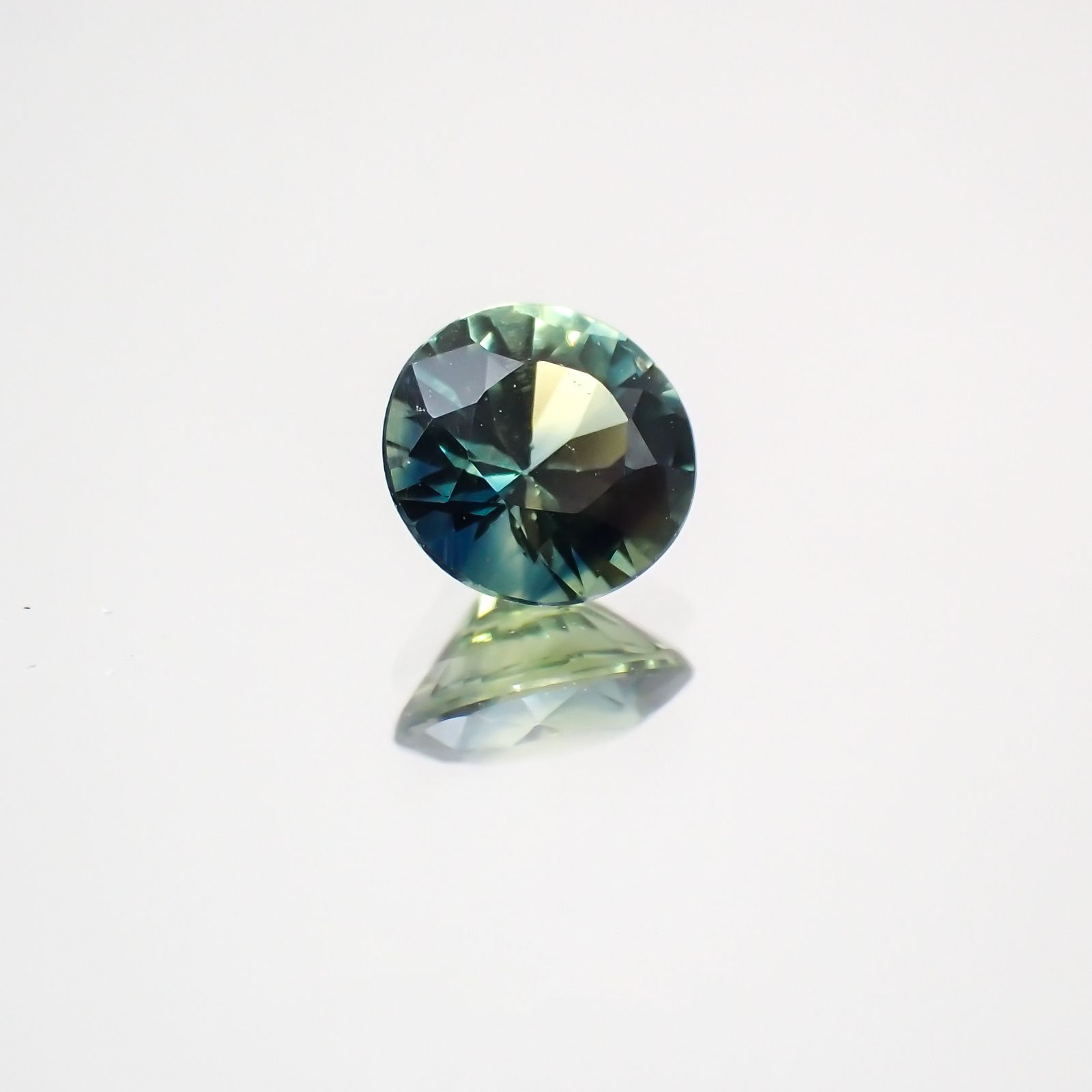 モンタナサファイア アメリカ産 ルース 0.33ct[210410614]4.2×4.2mm前後