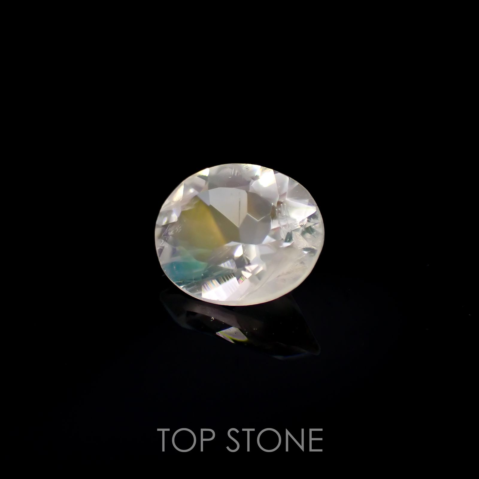 レインボームーンストーン(宝石名ラブラドライト)タンザニア産 1.11ct 識別済[220716858]8x6.4mm前後