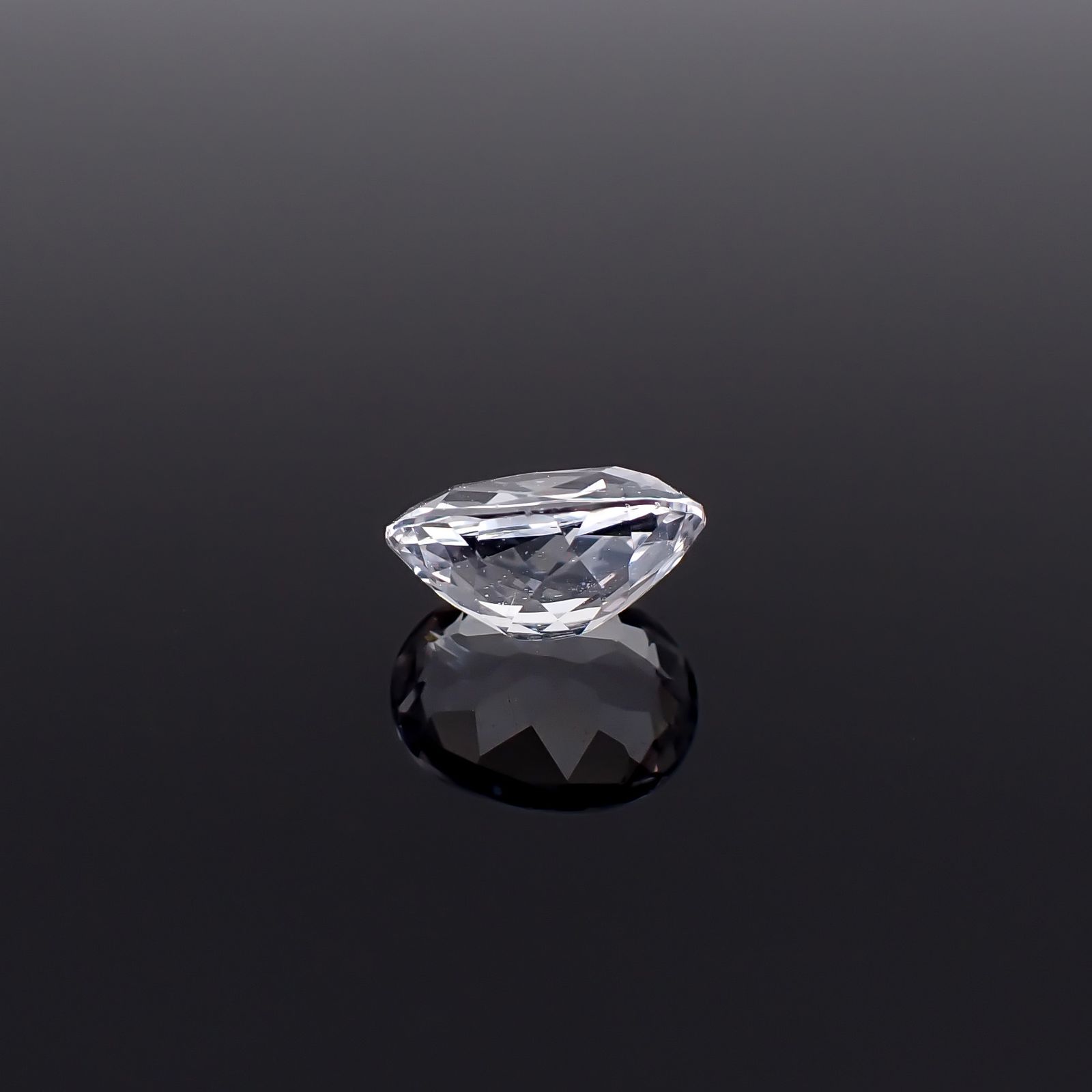 シルバーアパタイト フルオレッセンス アフリカ産 識別済 1.33ct / 7.9x6.2mm前後 [260632511]