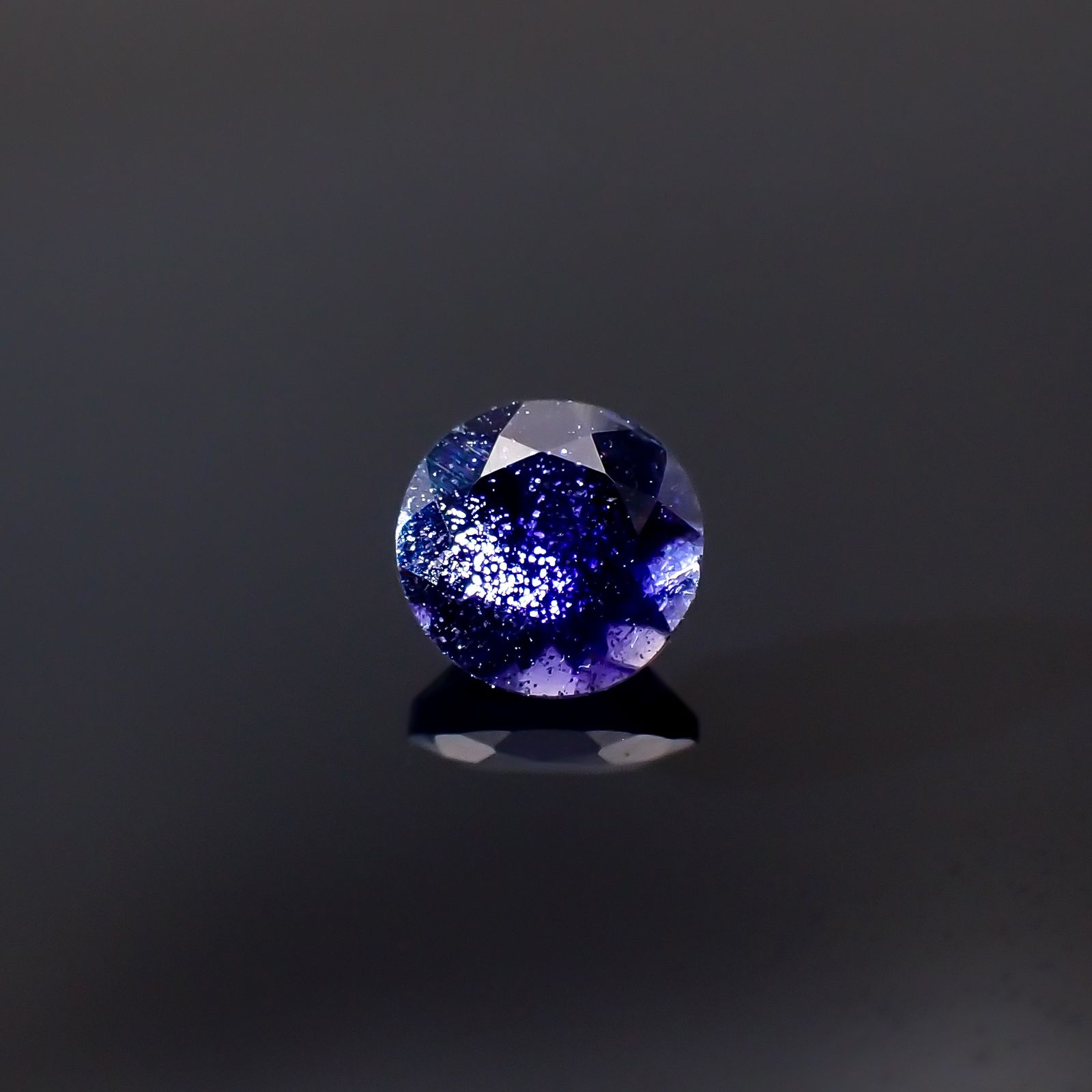 アイオライトサンストーン インド/ブラジル産 0.41ct[231224836]5x5mm前後