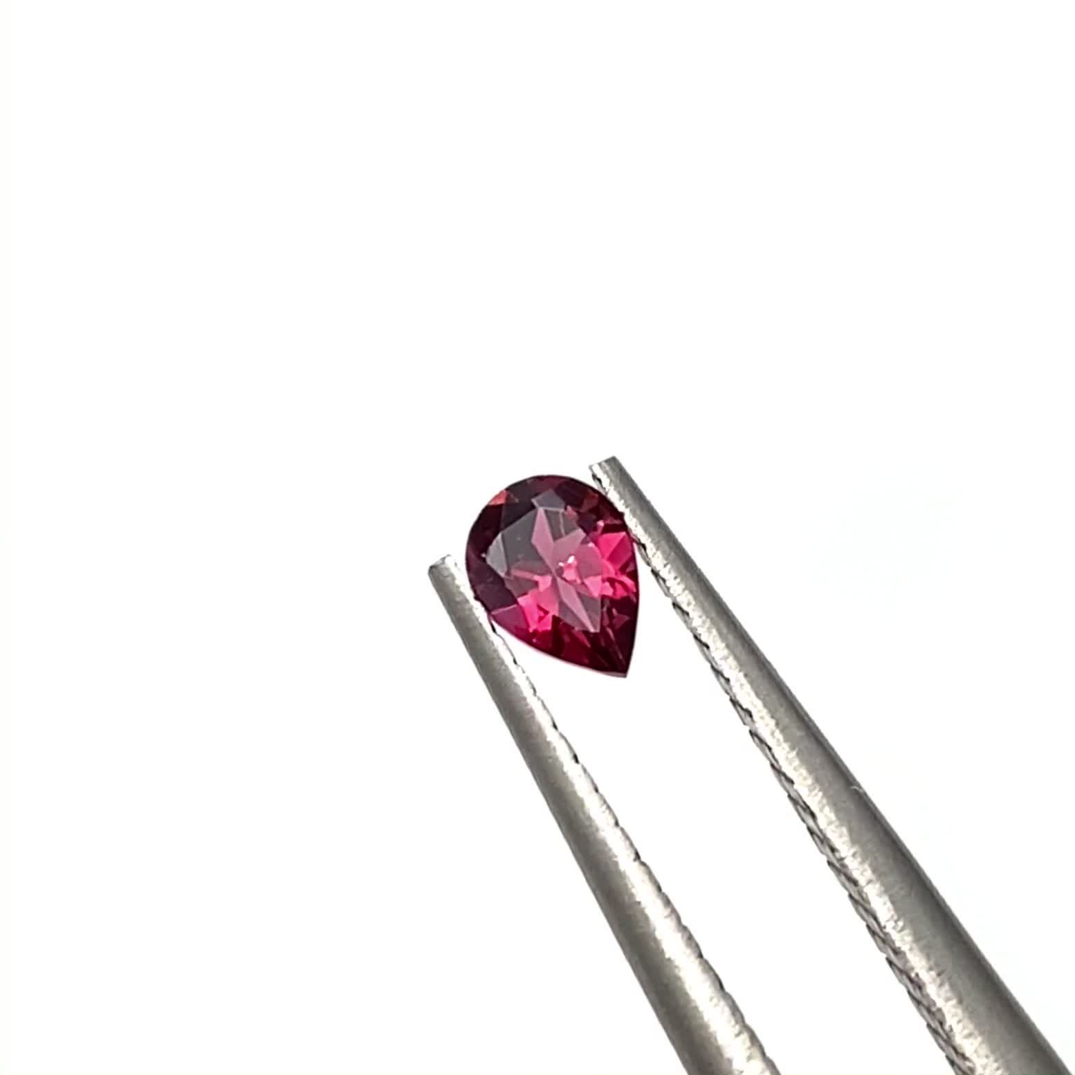 レッドスピネル(宝石名スピネル)タンザニア産 0.21ct 識別済[230522103