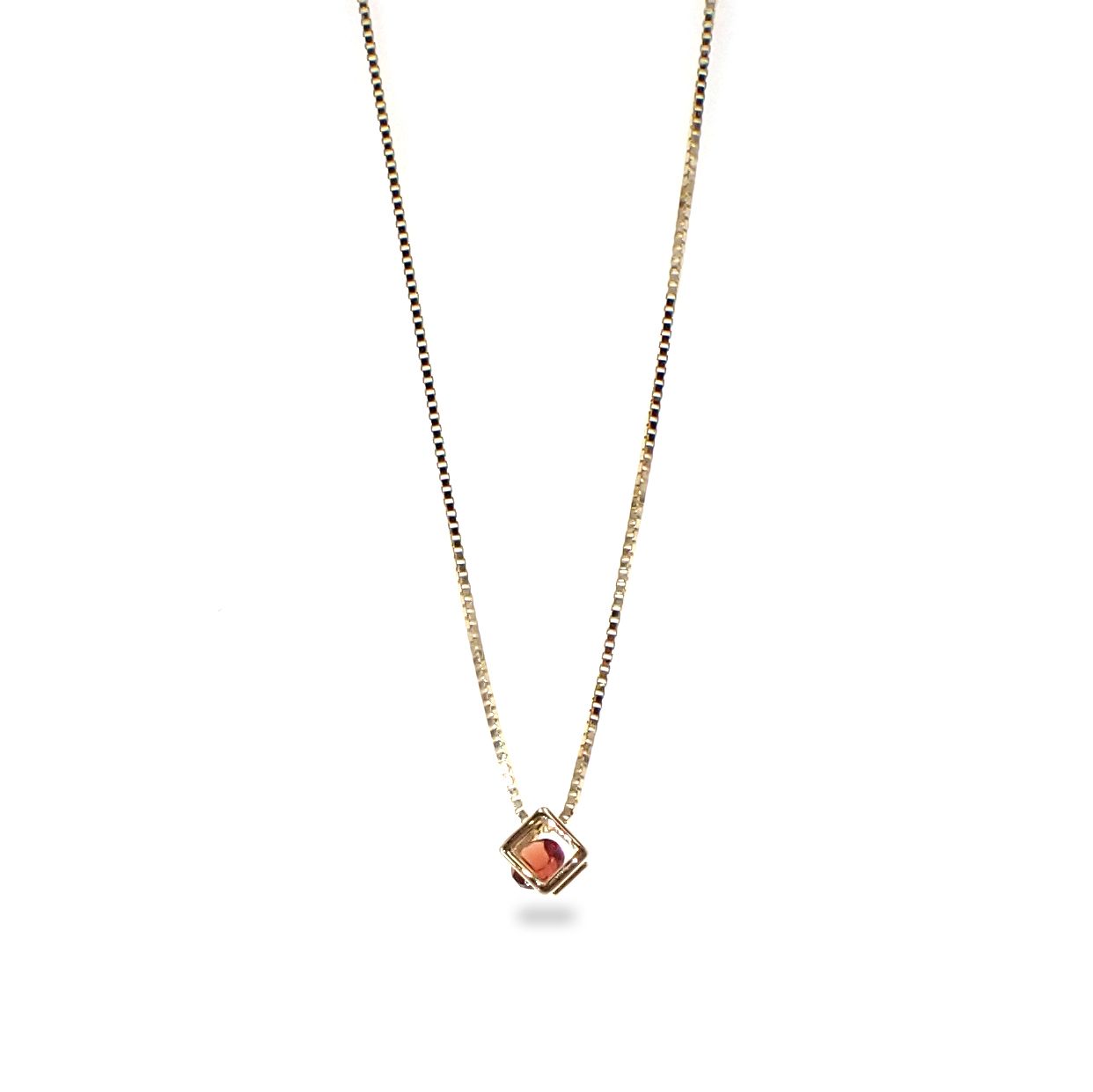 ◇K18 Reinette（レネット）◇ガーネット | キューブボックスデザイン [チャーム/ペンダントトップ※チェーン別売り]