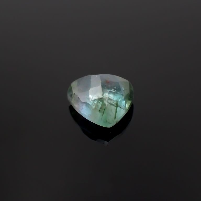 パーティカラーパライバトルマリン 非加熱(宝石名トルマリン/別名パライバ・トルマリン)ブラジル産 0.84ct GIA鑑付[230220350]6.16x5.82mm前後