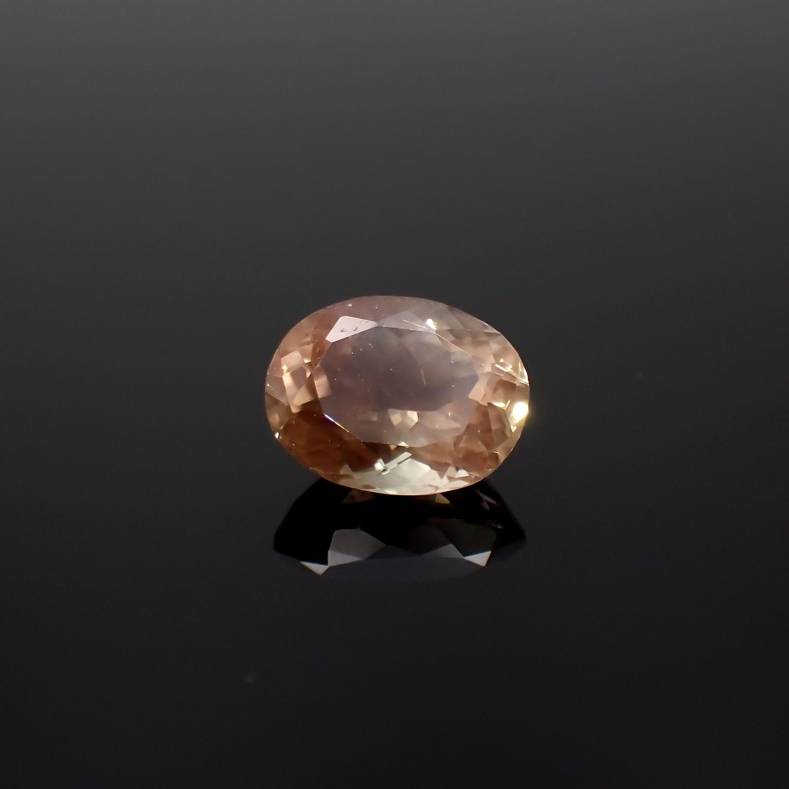 バイカラーオレゴンサンストーン(宝石名ラブラドライト)アメリカ・オレゴン州産 2.55ct 識別済[231224667]10x7.9mm前後