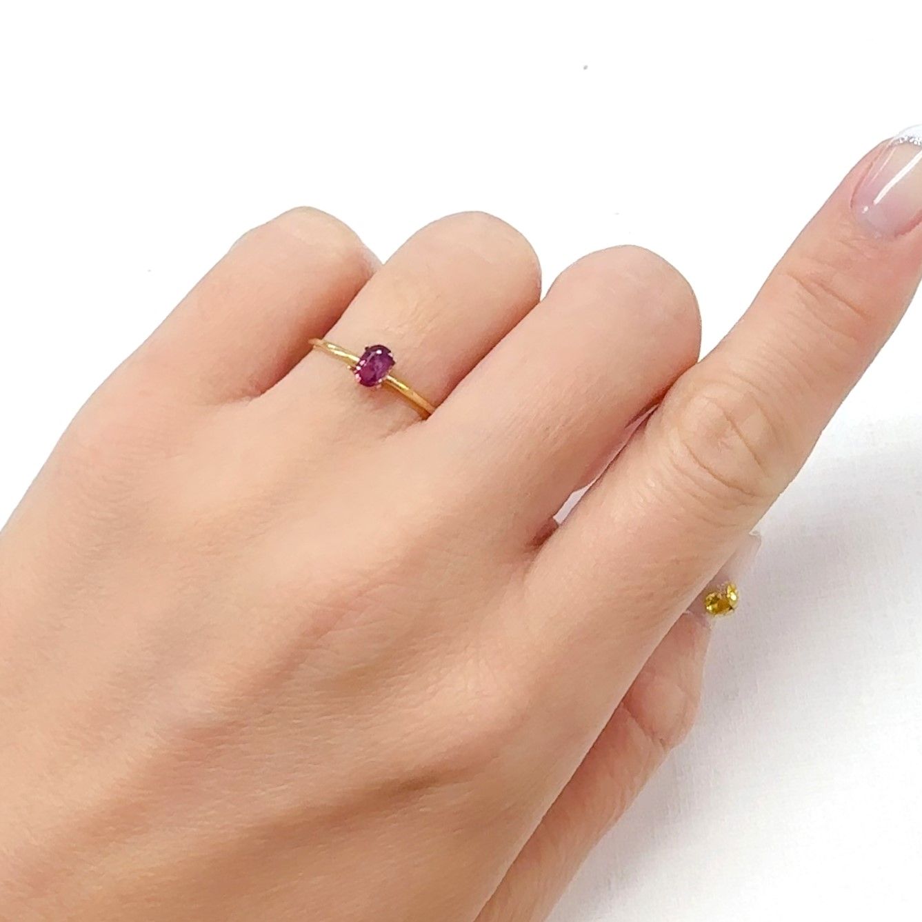パープルサファイア 非加熱 パキスタン・カシミール地方産 0.34ct[240628401]5x3.4mm前後