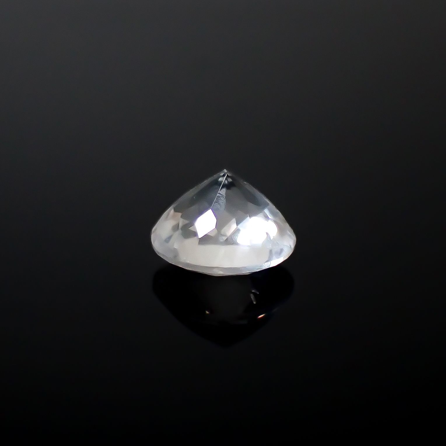 フェナカイト(宝石名フェナカイト)ブラジル産 0.75ct 識別済[250229864]5.8x5.7mm前後