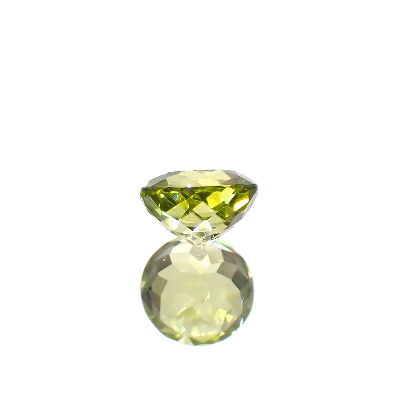 パラサイティックペリドット 採取地：インドネシア・ジェパラ 0.43ct [250730746]4.5x4.5mm前後
