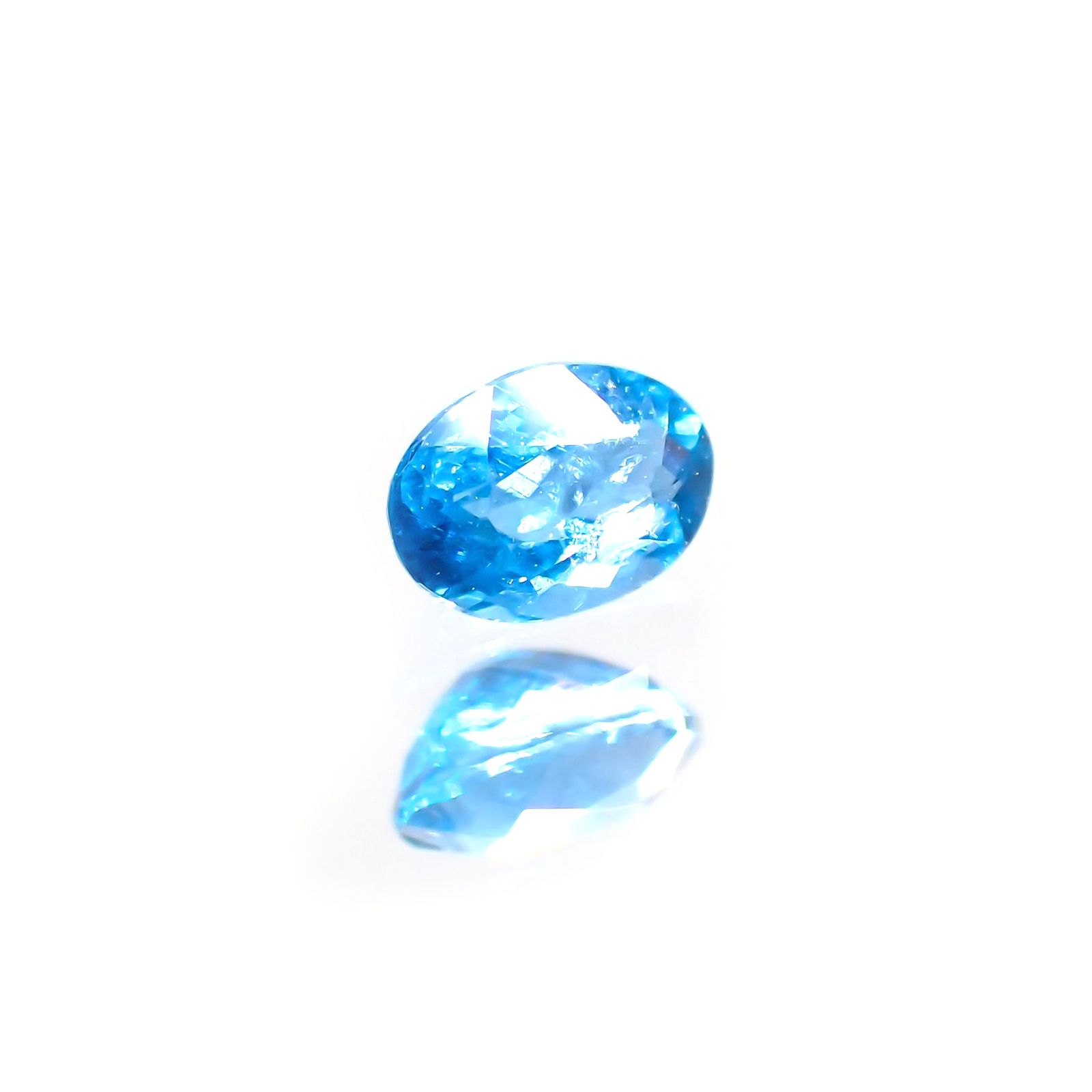 アウイナイト フルオレッセンス(宝石名アウイナイト)ドイツ産 0.11ct 識別済[220114538]3.6x2.6mm前後