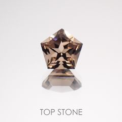 <ランダムセレクト1個販売> ◇ペンタゴンカット◇スモーキークォーツSA(宝石名スモーキー・クォーツ) ブラジル産 0.43ct前後 識別済[210510428]5×5.3mm前後