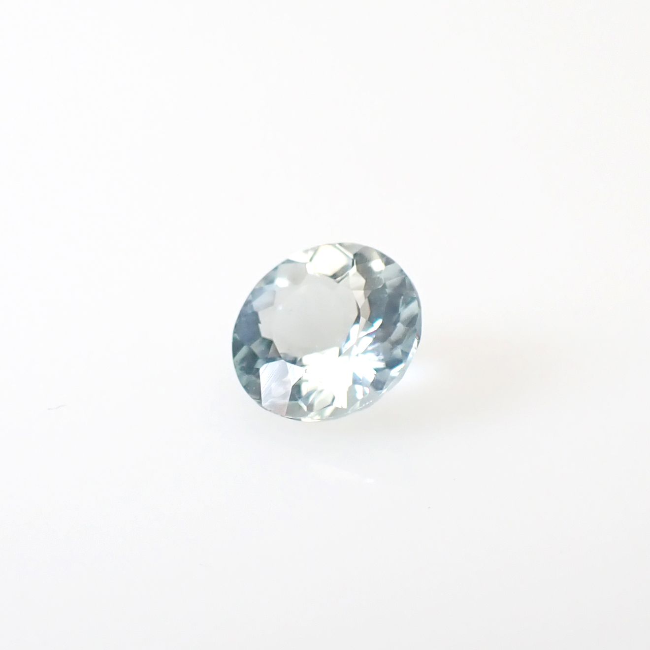 モンテブラサイト(宝石名モンテブラサイト)マダガスカル産 0.83ct 識別済[241229660]6.3x6.3mm前後