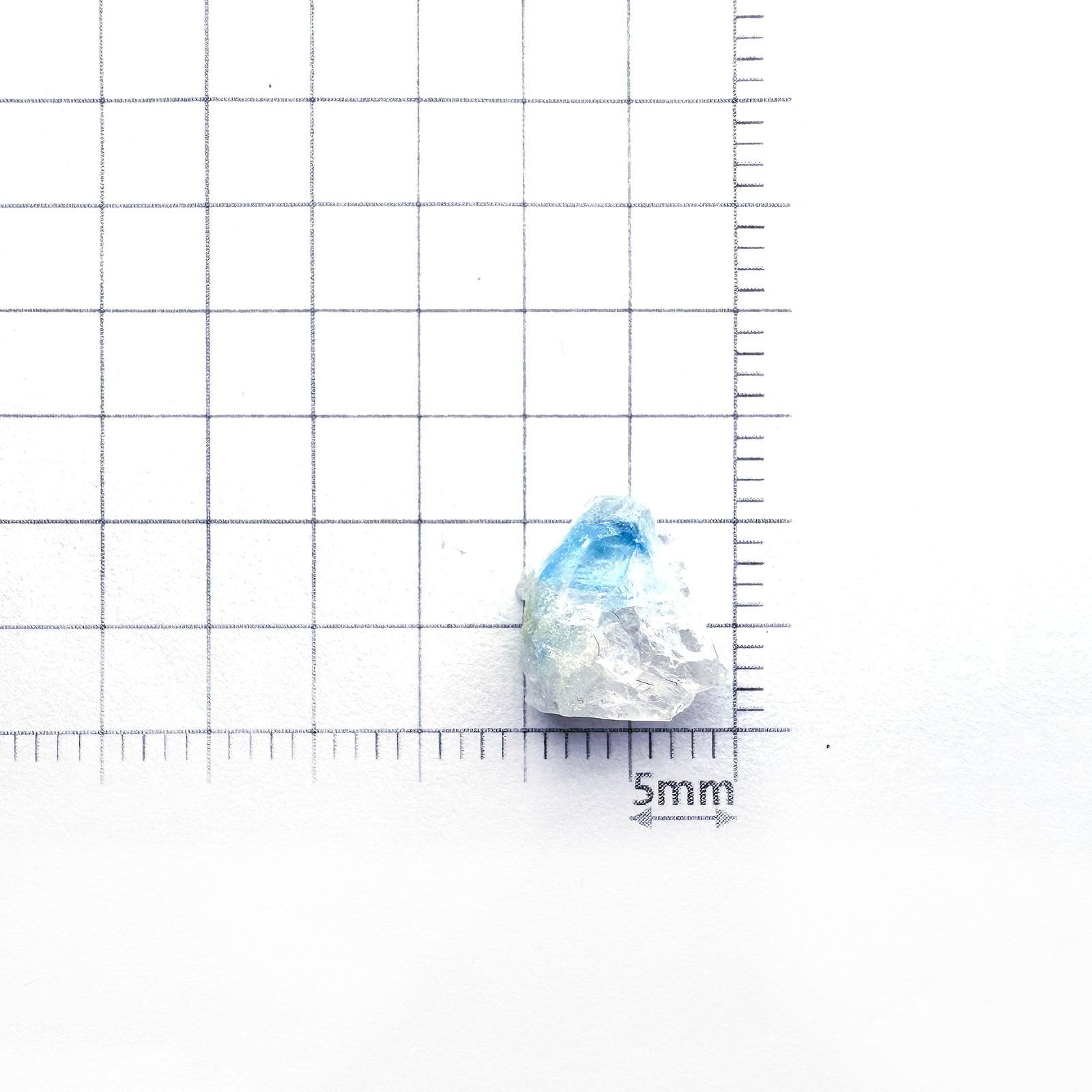 ユークレース 原石 ブラジル産 3.88ct[240928830]10.5x9.4mm前後