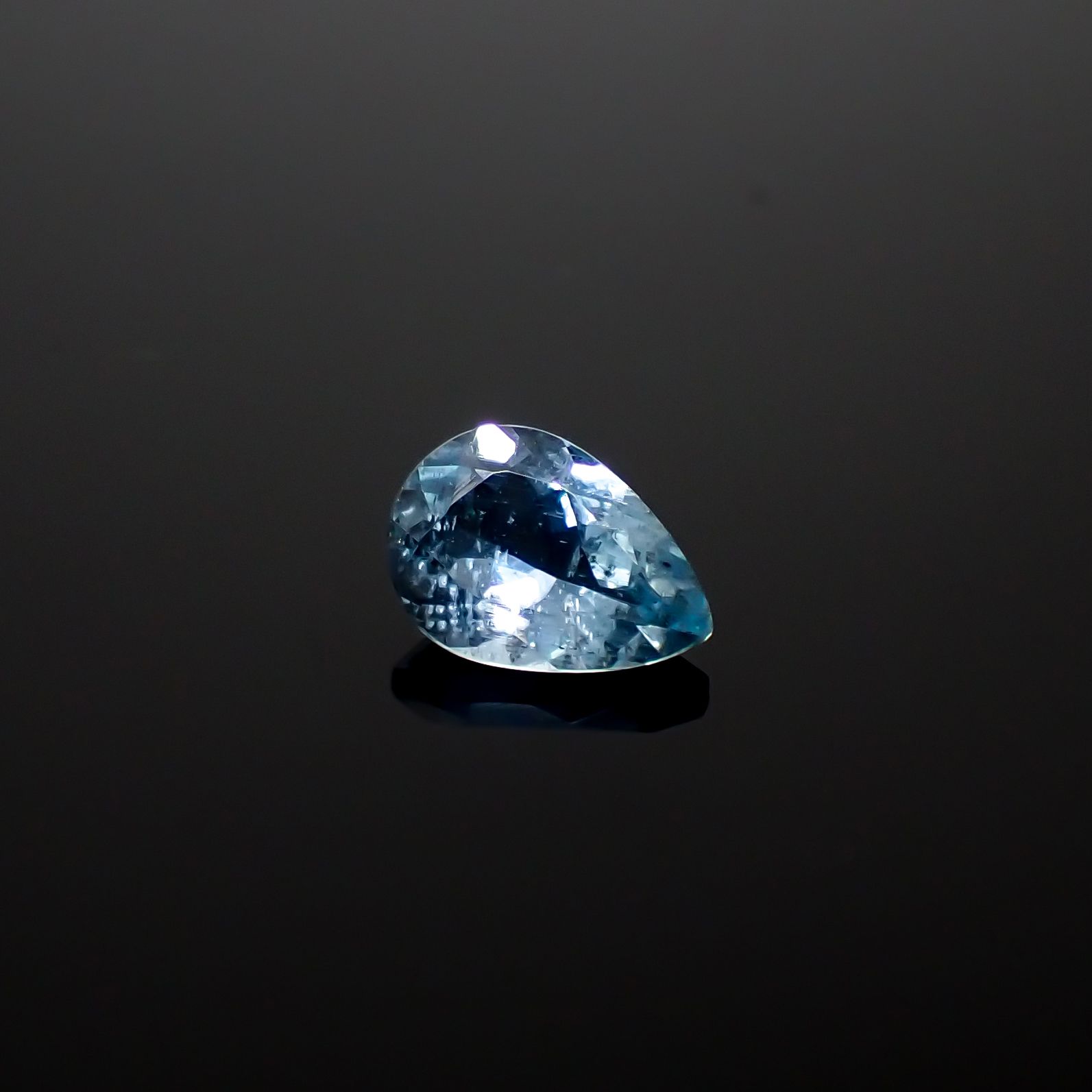 アクアマリン サンタマリアカラー マダガスカル産 0.58ct[240326964]7x4.9mm前後