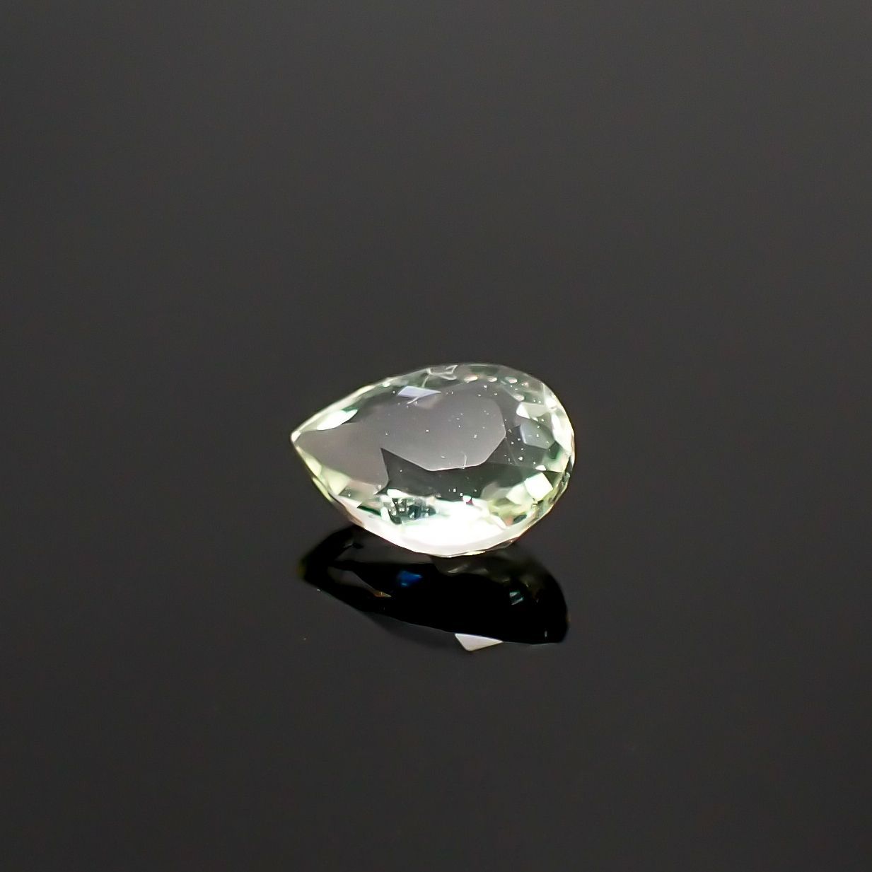 ハイアライトオパール(宝石名オパール) メキシコ産 0.198ct ソ付(彩珠)[210611144]4.8×3.6mm前後