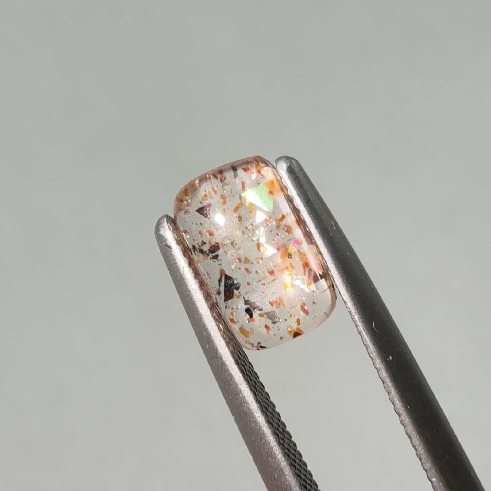 レインボーラティスサンストーン オーストラリア産 0.75ct
