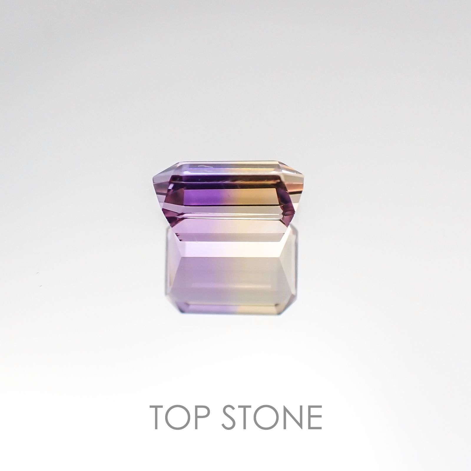 アメトリン(宝石名バイカラー・クォーツ/別名アメトリン) ボリビア産 2.31ct 識別済[20106899]9.1×7mm前後