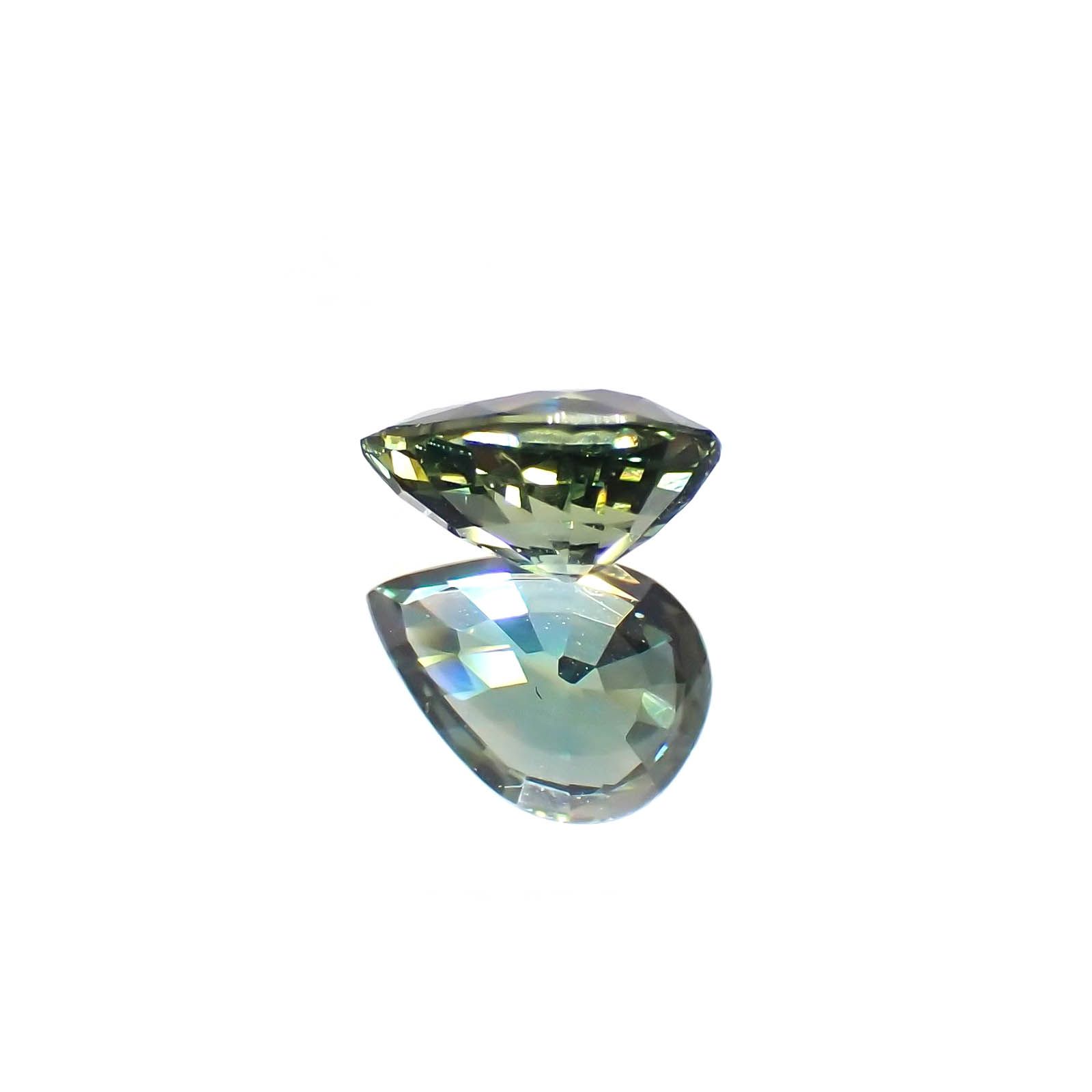 バイカラーサファイア(宝石名サファイア)マダガスカル/オーストラリア産 0.90ct 識別済[250114841]7.1x5.1mm前後