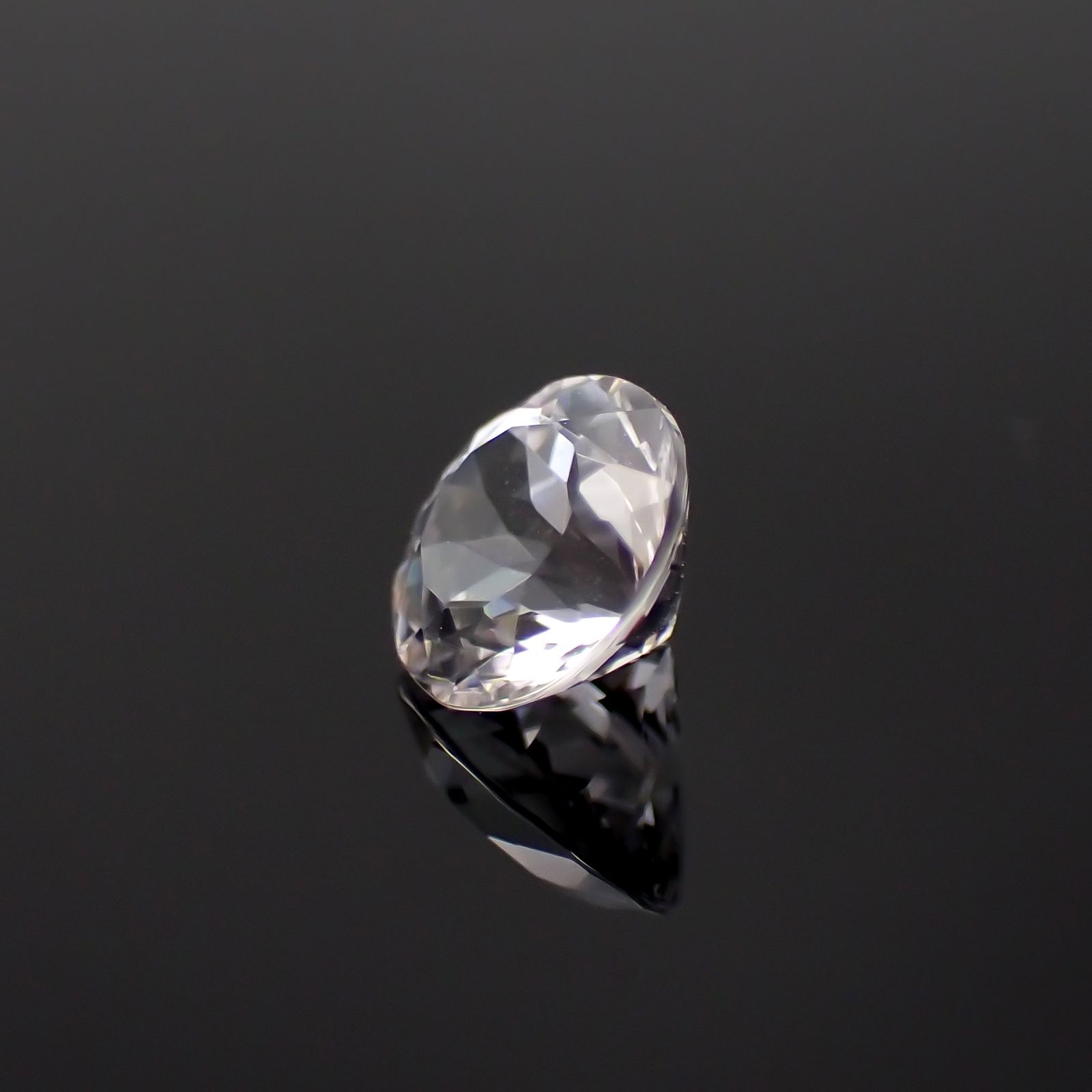 ダンビュライト(宝石名ダンブライト)メキシコ産 0.49ct 識別済[230722602]5x5mm前後