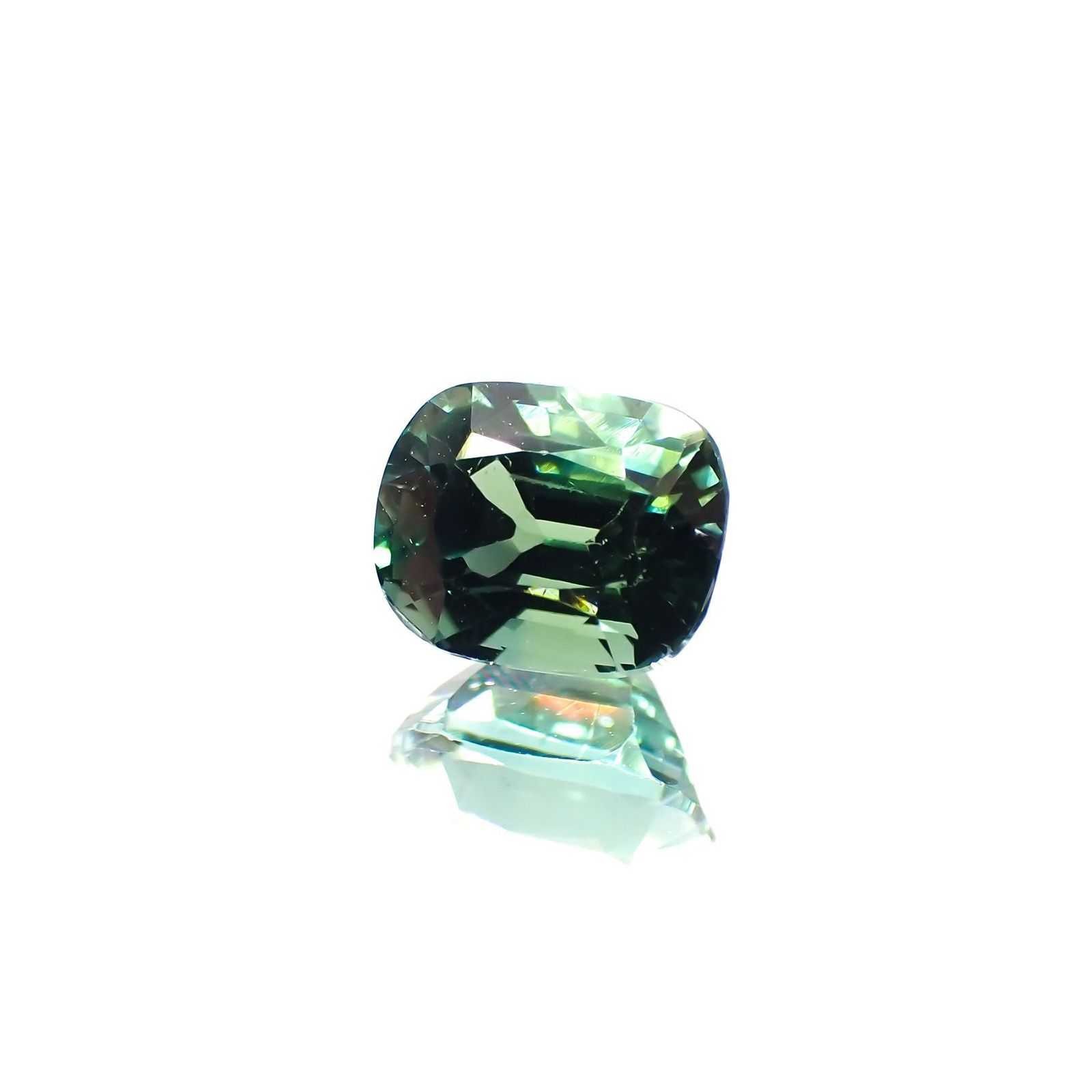ブルーグリーントルマリン(宝石名グリーン・トルマリン) アフガニスタン産 ソ付(彩珠) 1.268ct / 7x5.6mm前後 [211013583]