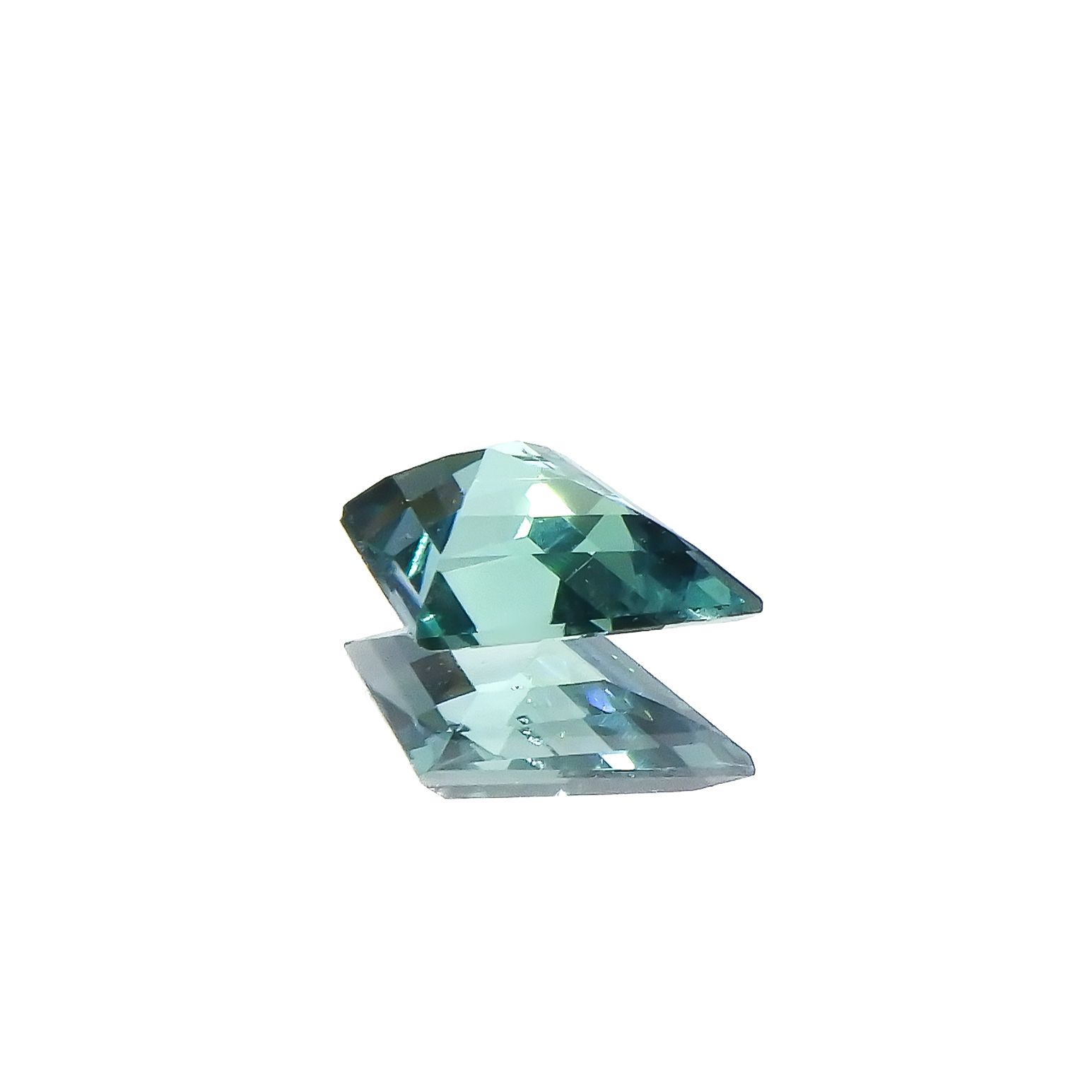 ◇カスタムカット◇ブルーグリーンコーネルピン タンザニア産 0.31ct[231224505]6.2x4.6mm前後
