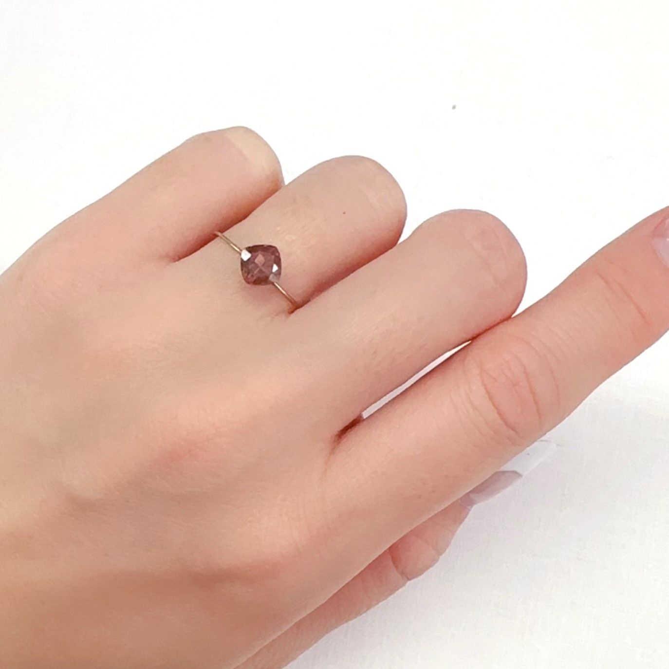 ピンクアパタイト ブラジル産 1.10ct [251224926]5.9x5.8mm前後
