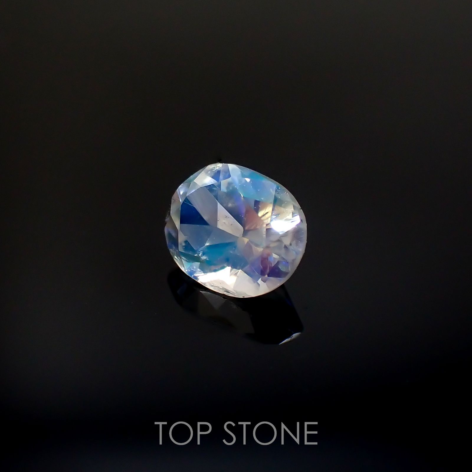 レインボームーンストーン(宝石名ラブラドライト)タンザニア産 0.65ct 識別済[220616644]6.3x5mm前後