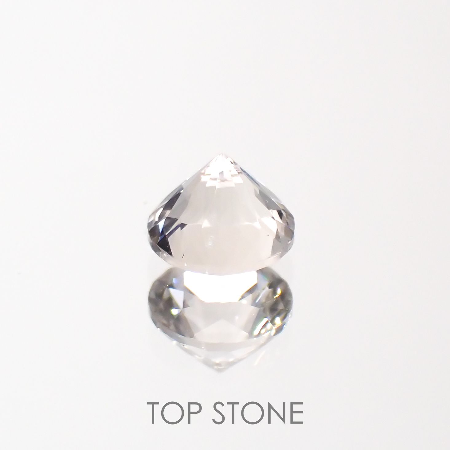 サニディン(宝石名サニディン)ドイツ産 0.21ct 識別済[221018943]3.9x3.8mm前後