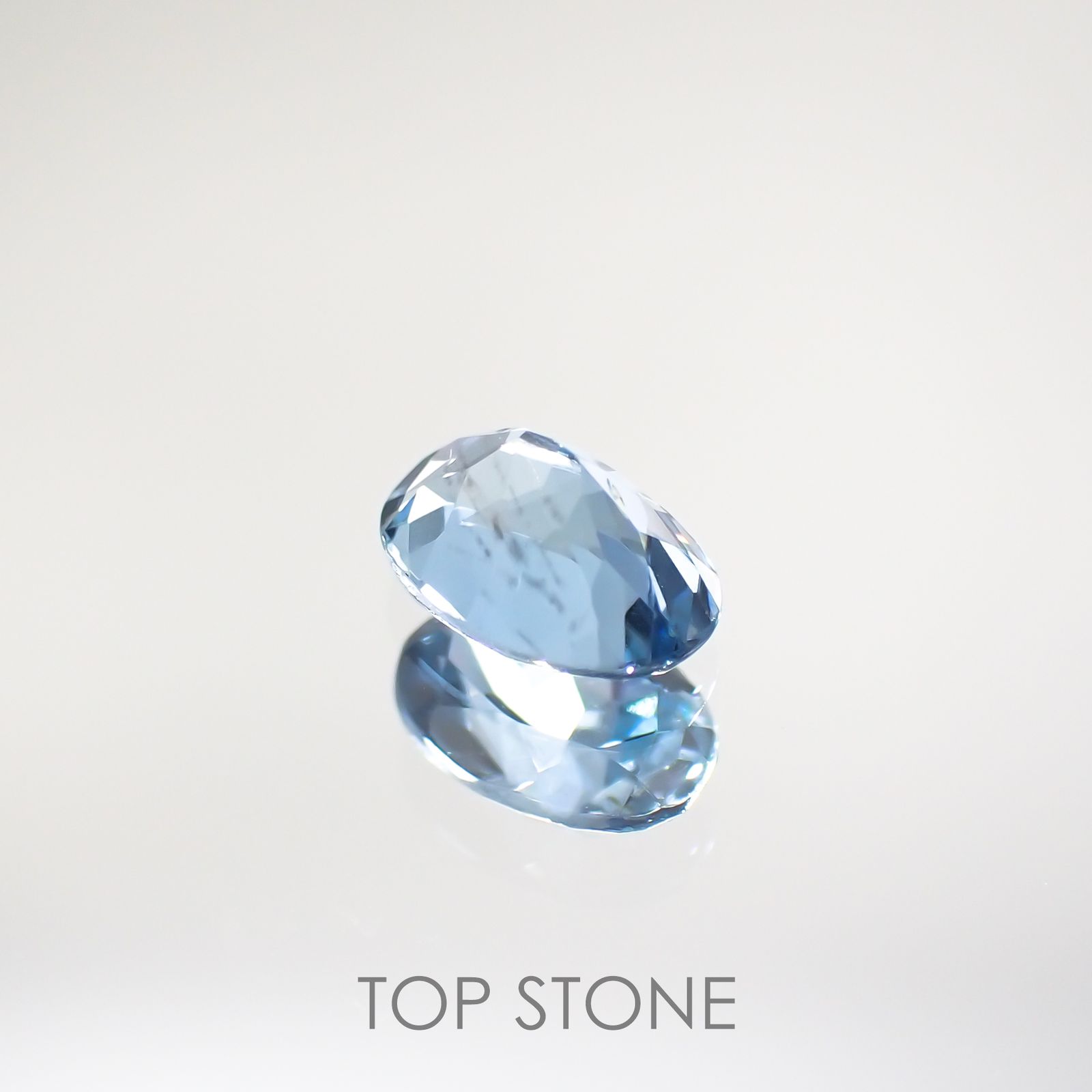 サンタマリアアクアマリン(宝石名アクアマリン) ブラジル産 0.445ct ソ付(彩珠)[210812637]6×4mm前後