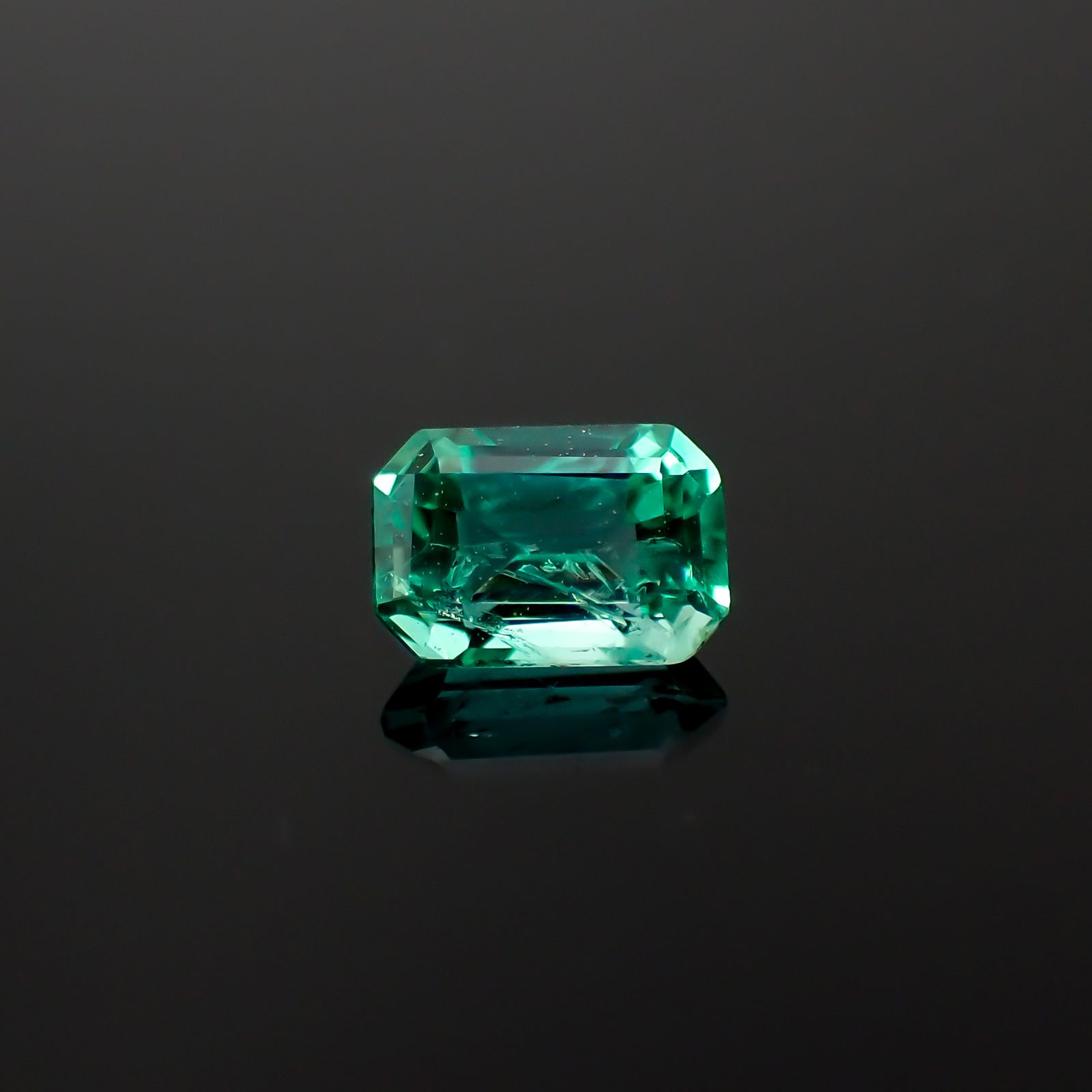 エメラルド コロンビア産 0.24ct[240627904]4.5x3.1mm前後