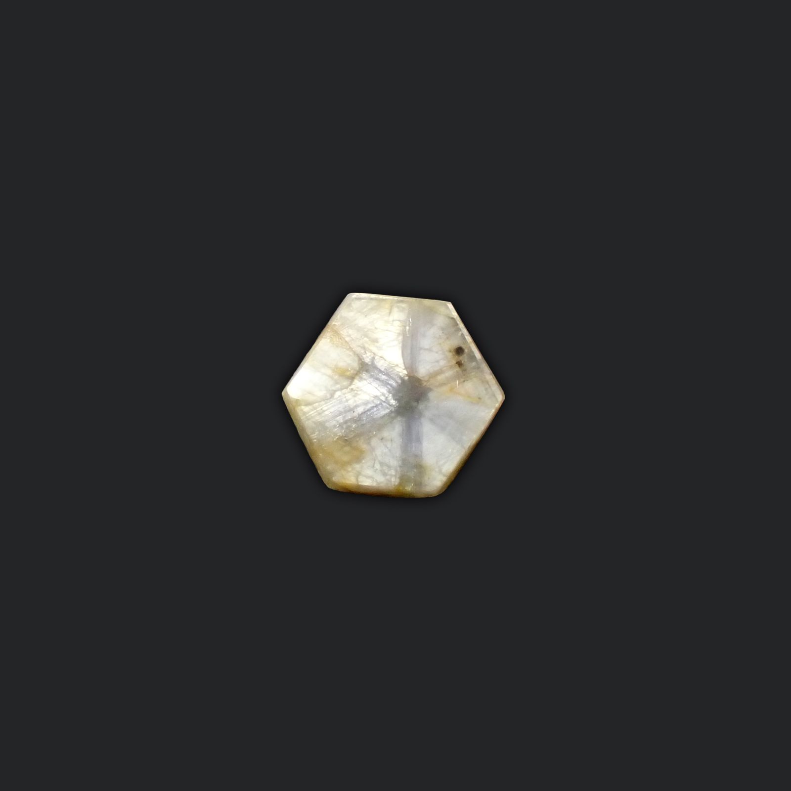 トラピッチェサファイア 原石スライス磨き(宝石名トラピッチェ・サファイア)ミャンマー産 3.40ct 識別済[250830985]8.9x8.4mm前後