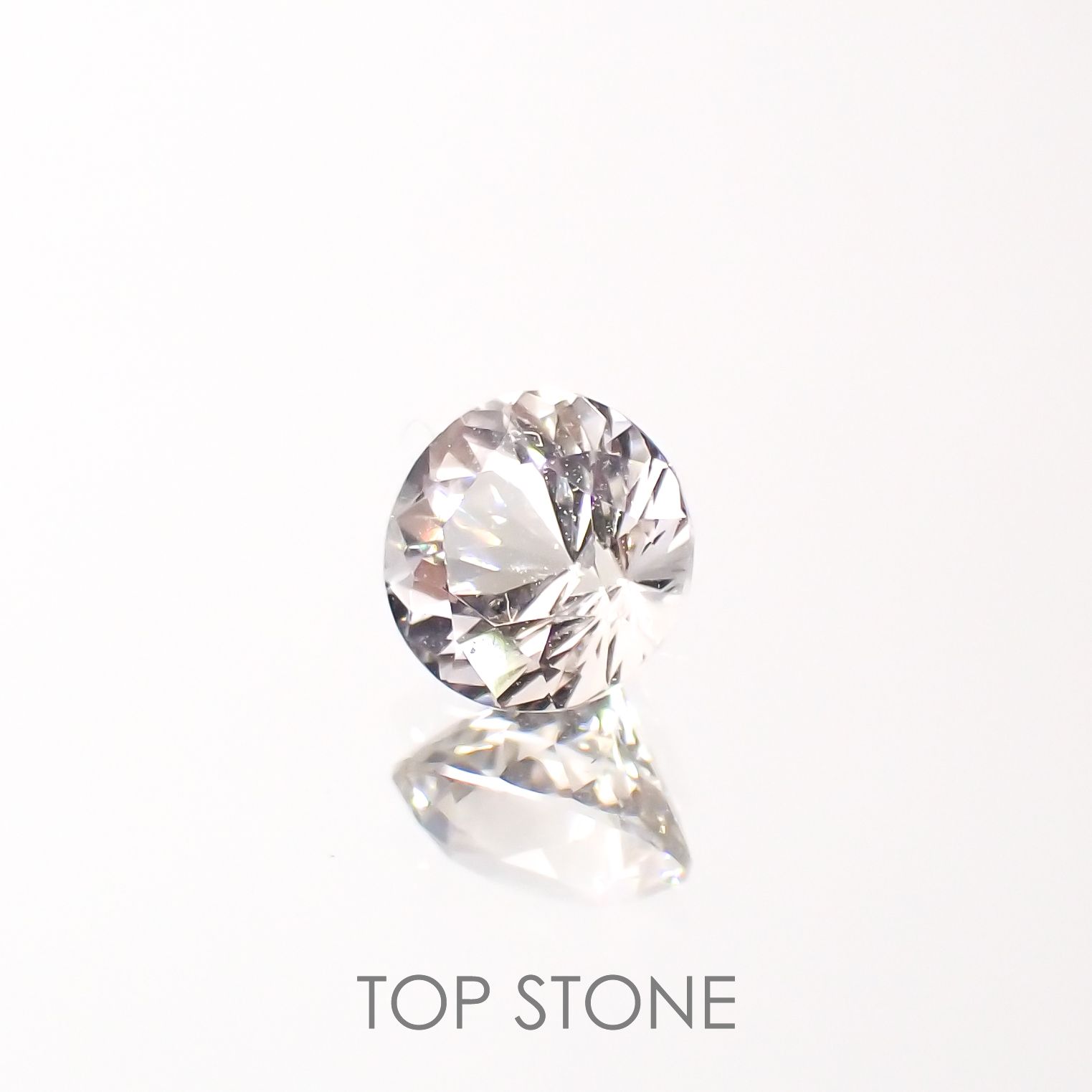 サニディン(宝石名サニディン)ドイツ産 0.25ct 識別済[221018942]4.2x4.1mm前後