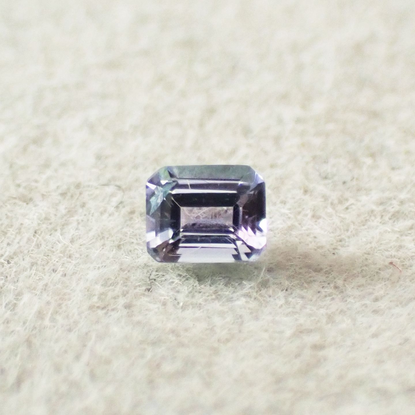 ブルーグリーンコーネルピン(宝石名コーネルピン)タンザニア産 識別済 0.13ct / 3.1x2.6mm前後 [251021863]